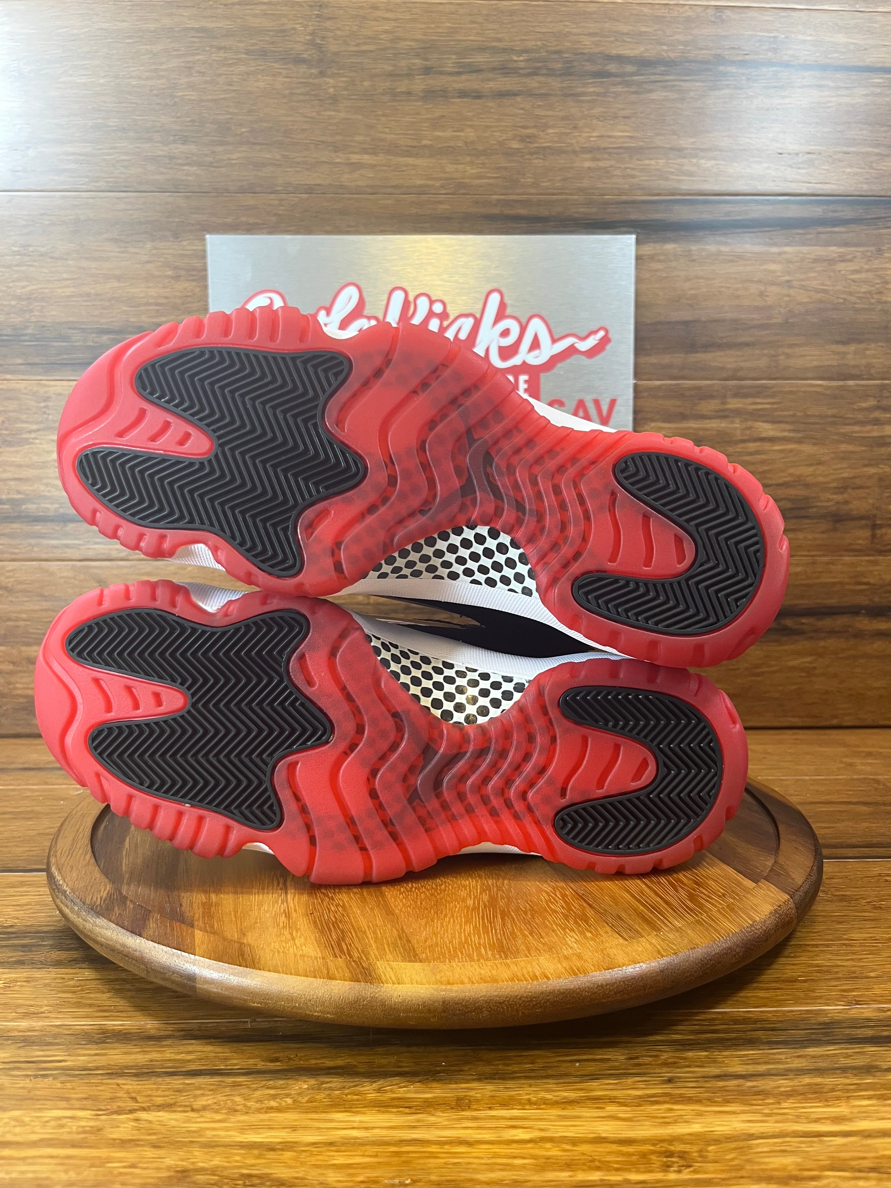 Jordan 11 Retro Playoffs Bred (2019)