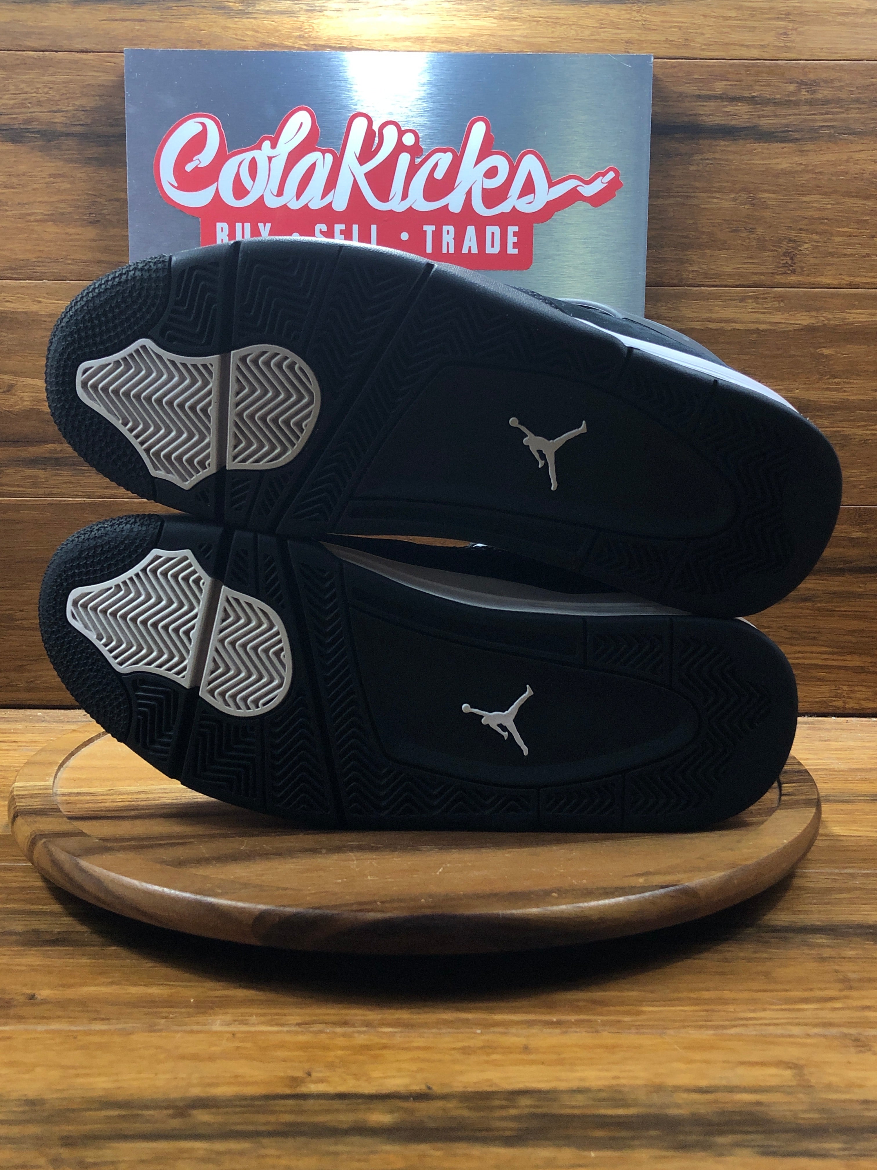 Jordan 4 Retro White Thunder