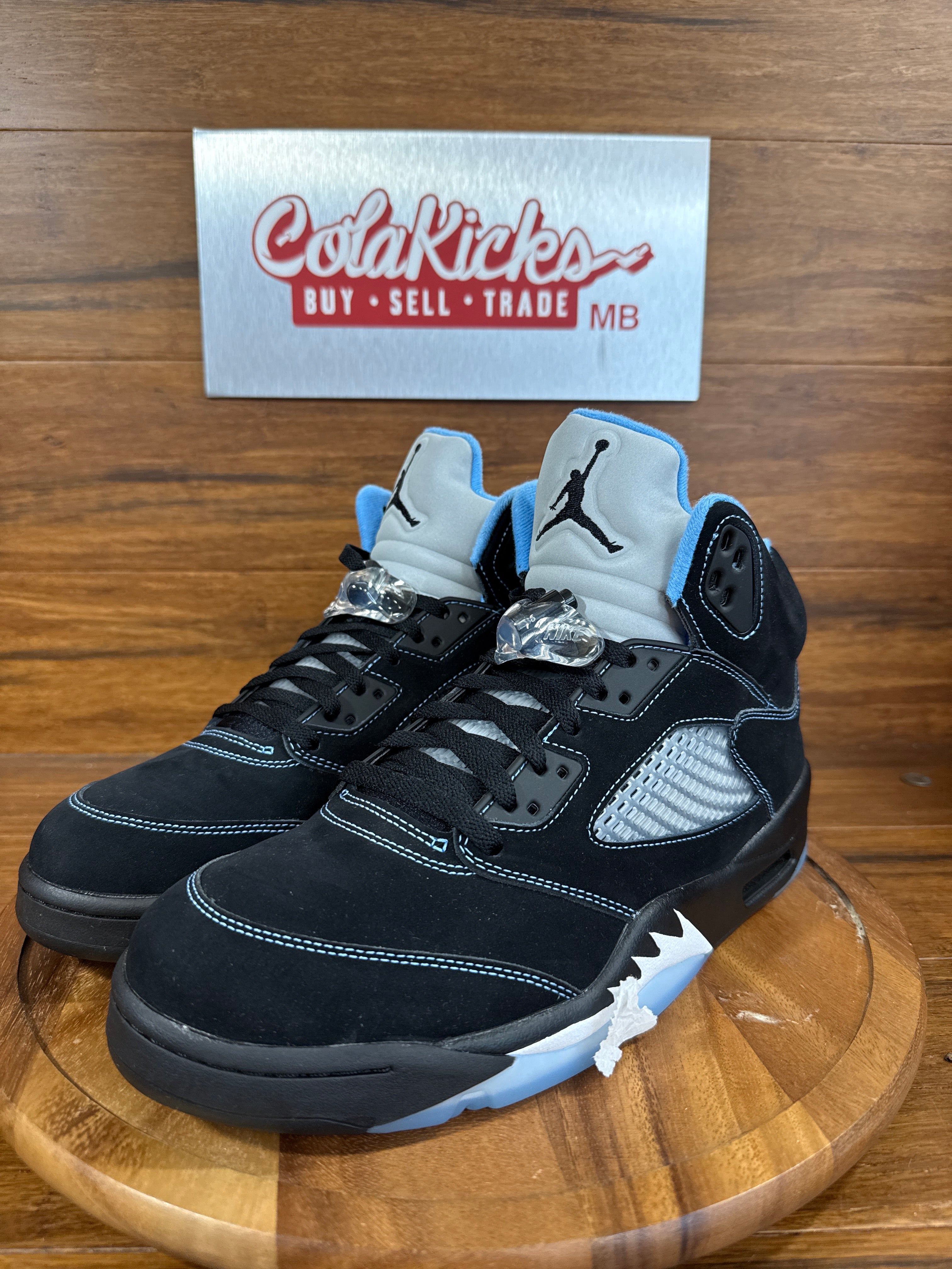 Jordan 5 Retro Black University Blue (2026)