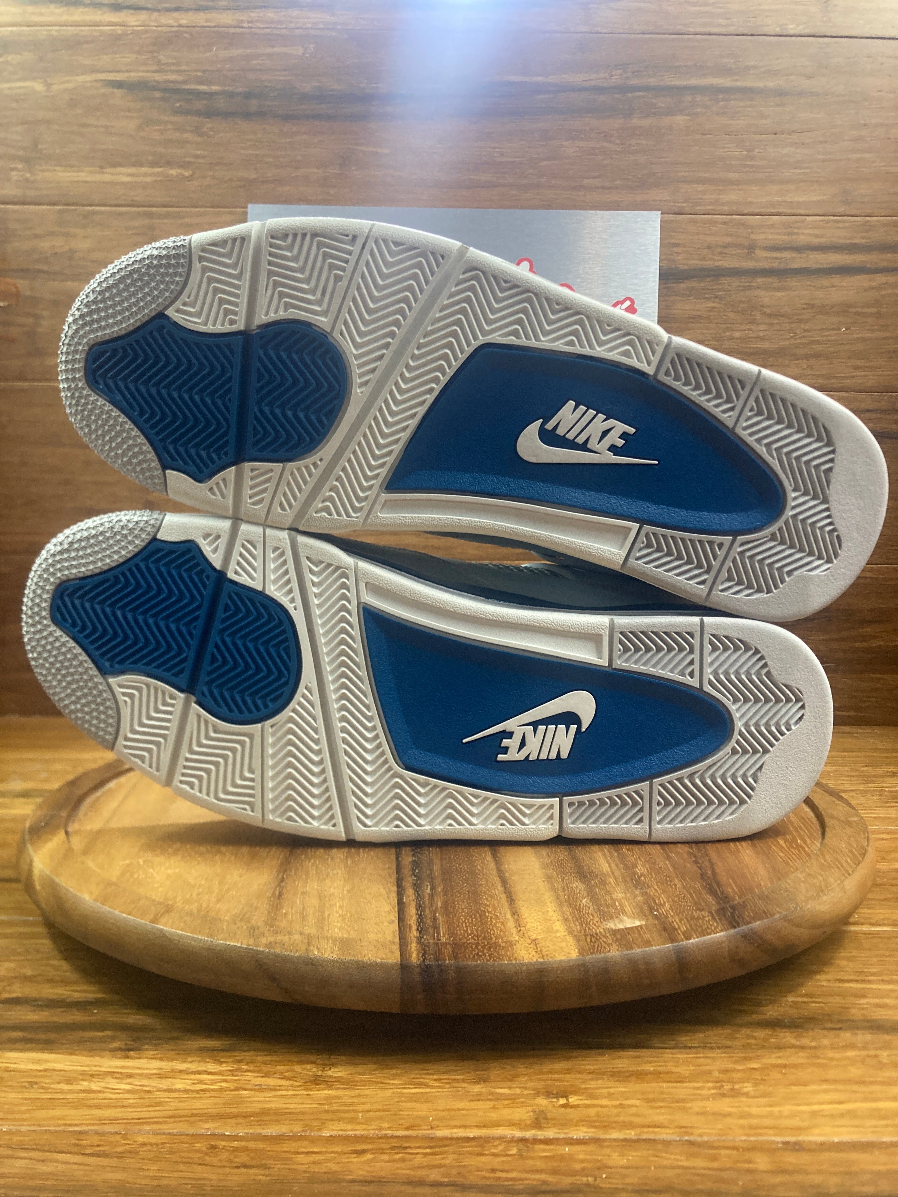 Jordan 4 Retro Military Blue (2024)