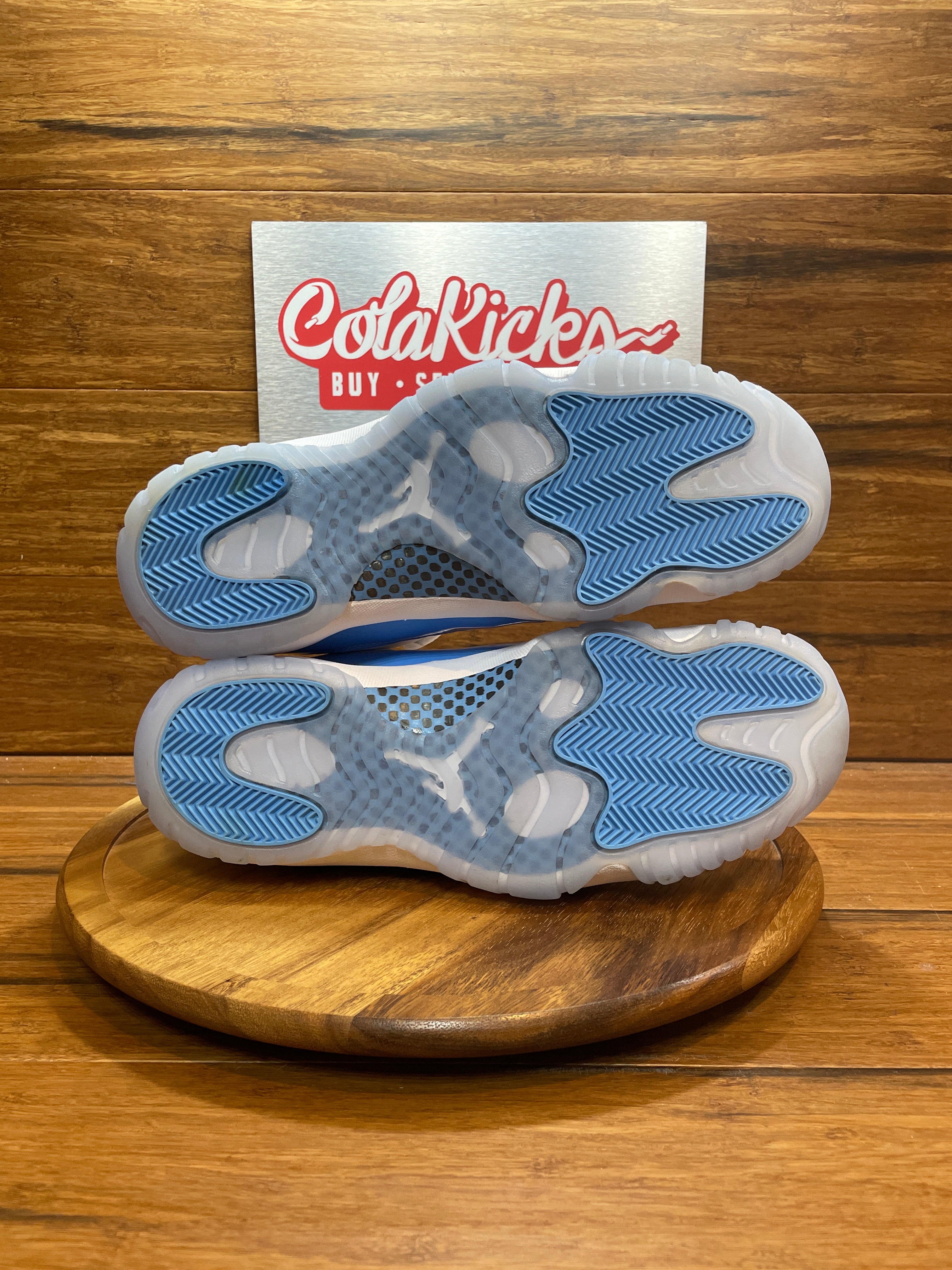Jordan 11 Retro Low University Blue (2026)