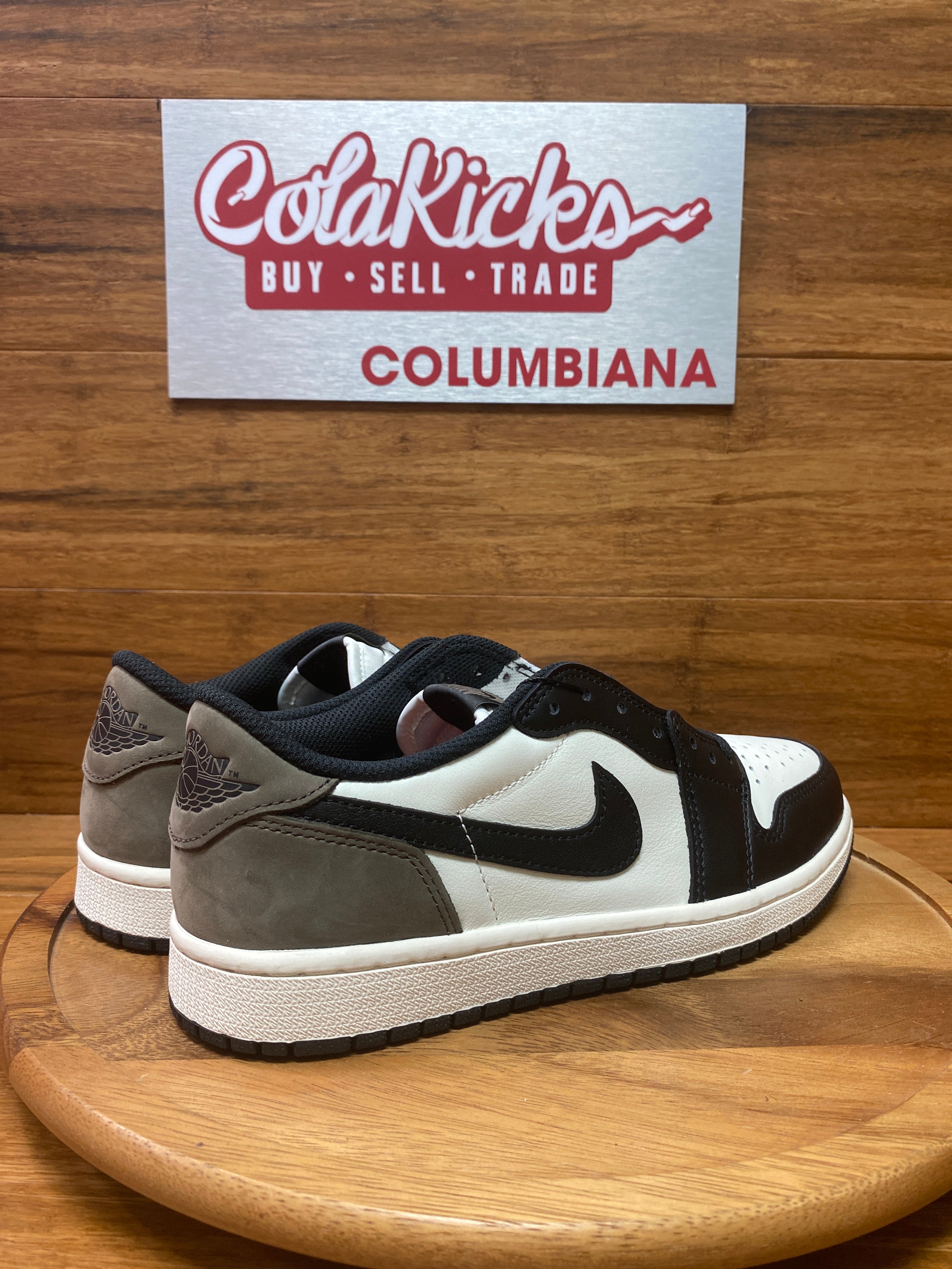 Jordan 1 Retro Low OG Mocha