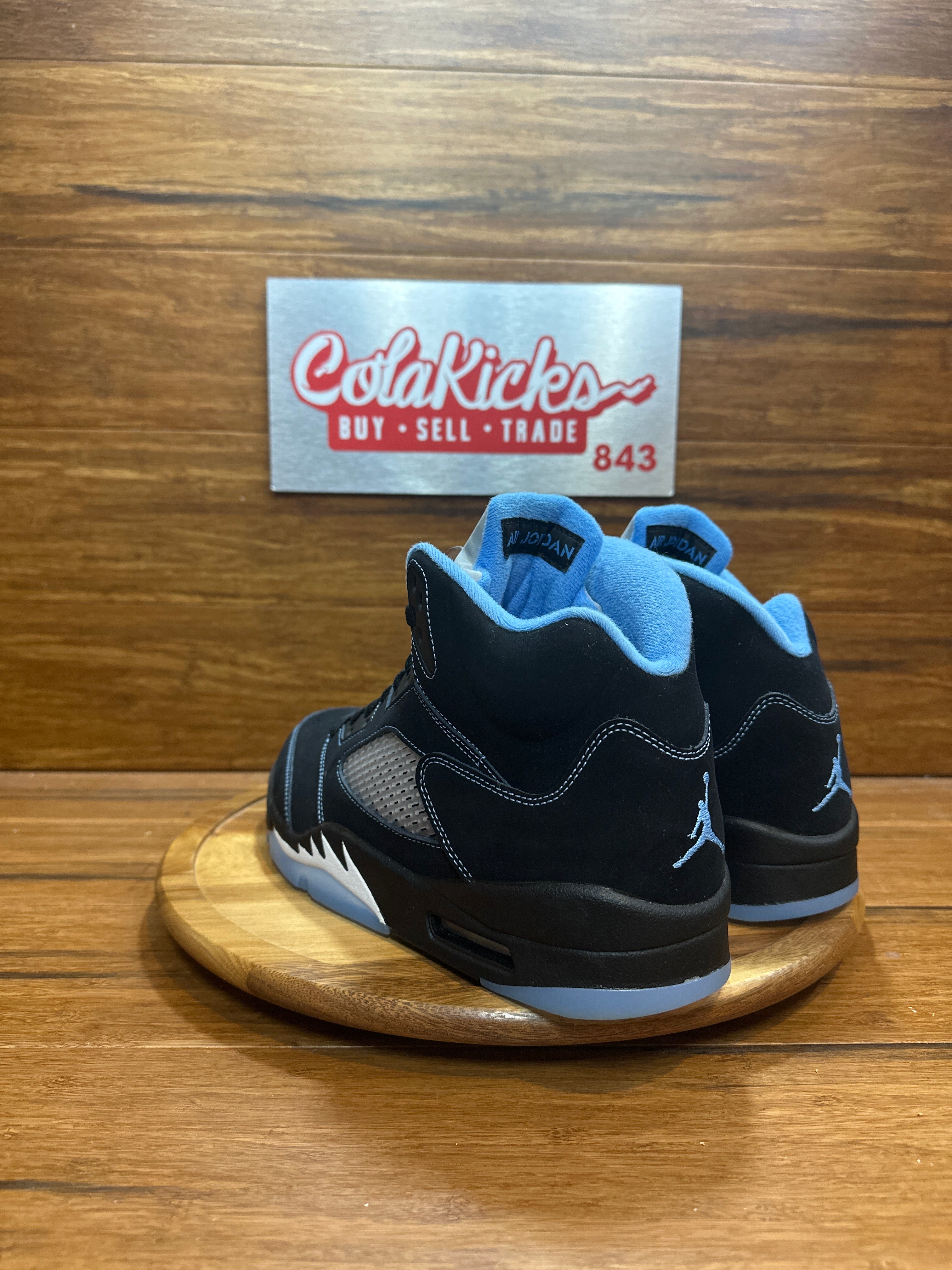 Jordan 5 Retro Black University Blue (2026)
