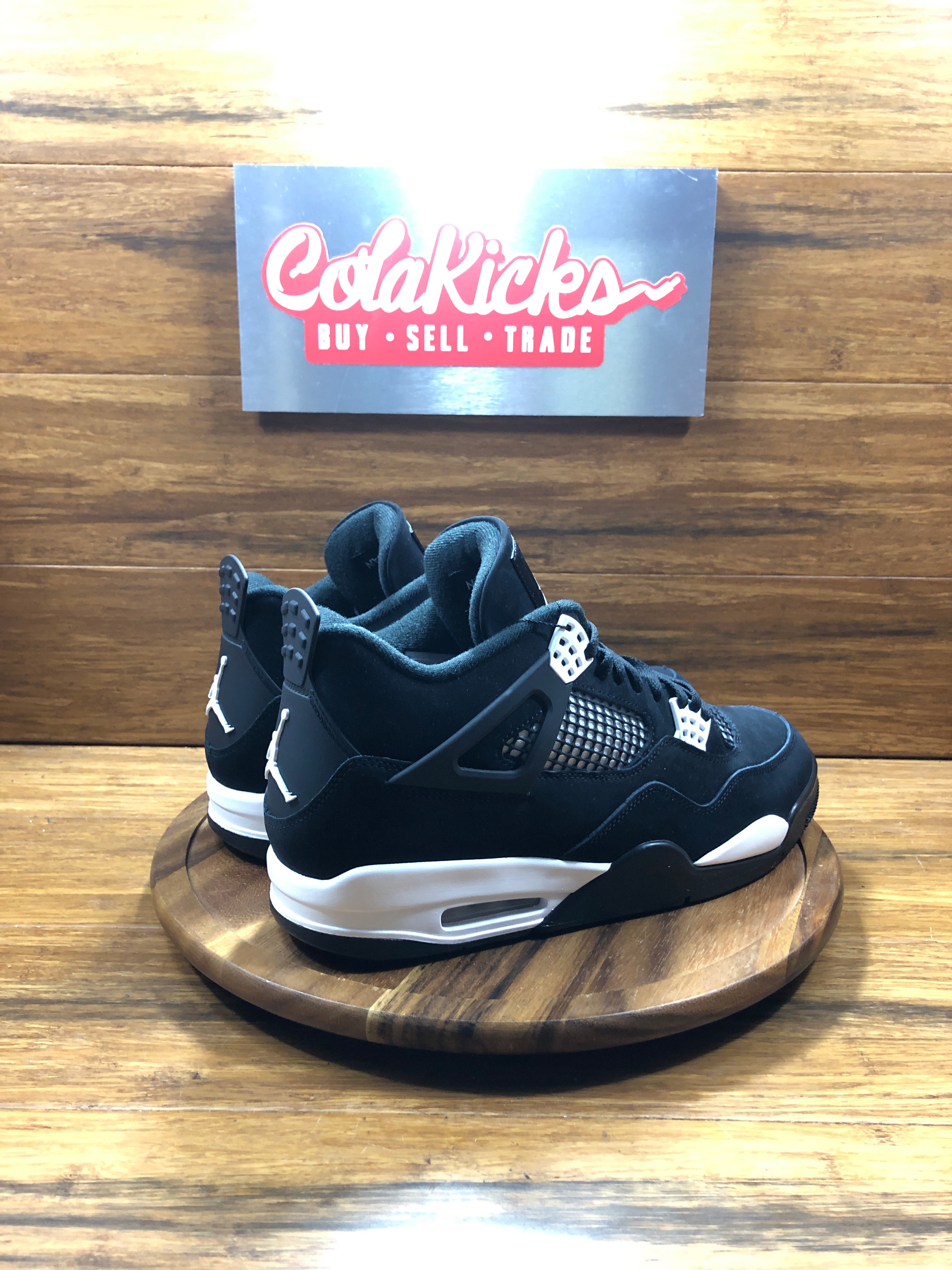 Jordan 4 Retro White Thunder