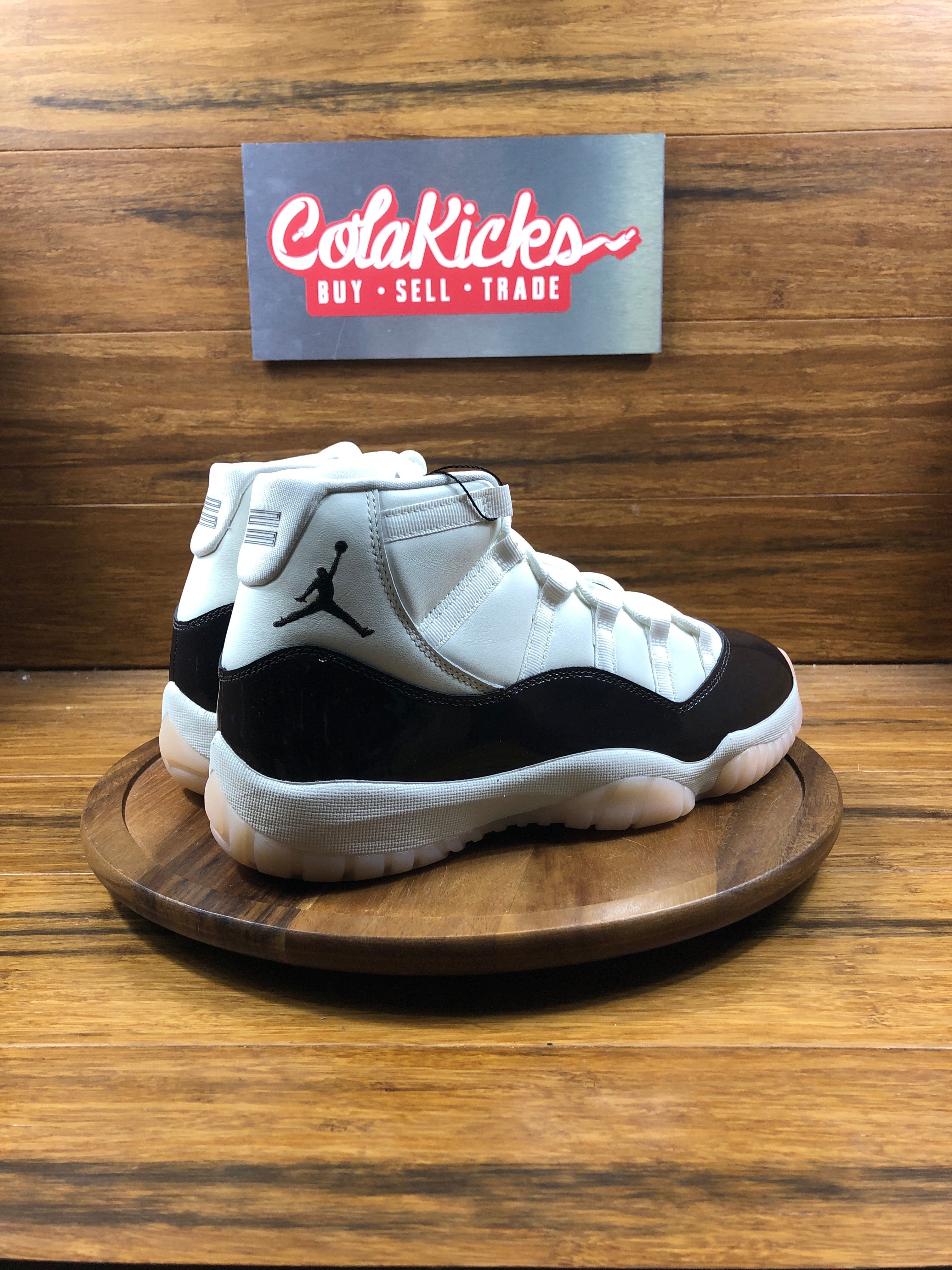 Jordan 11 Retro Neapolitan (Women's)
