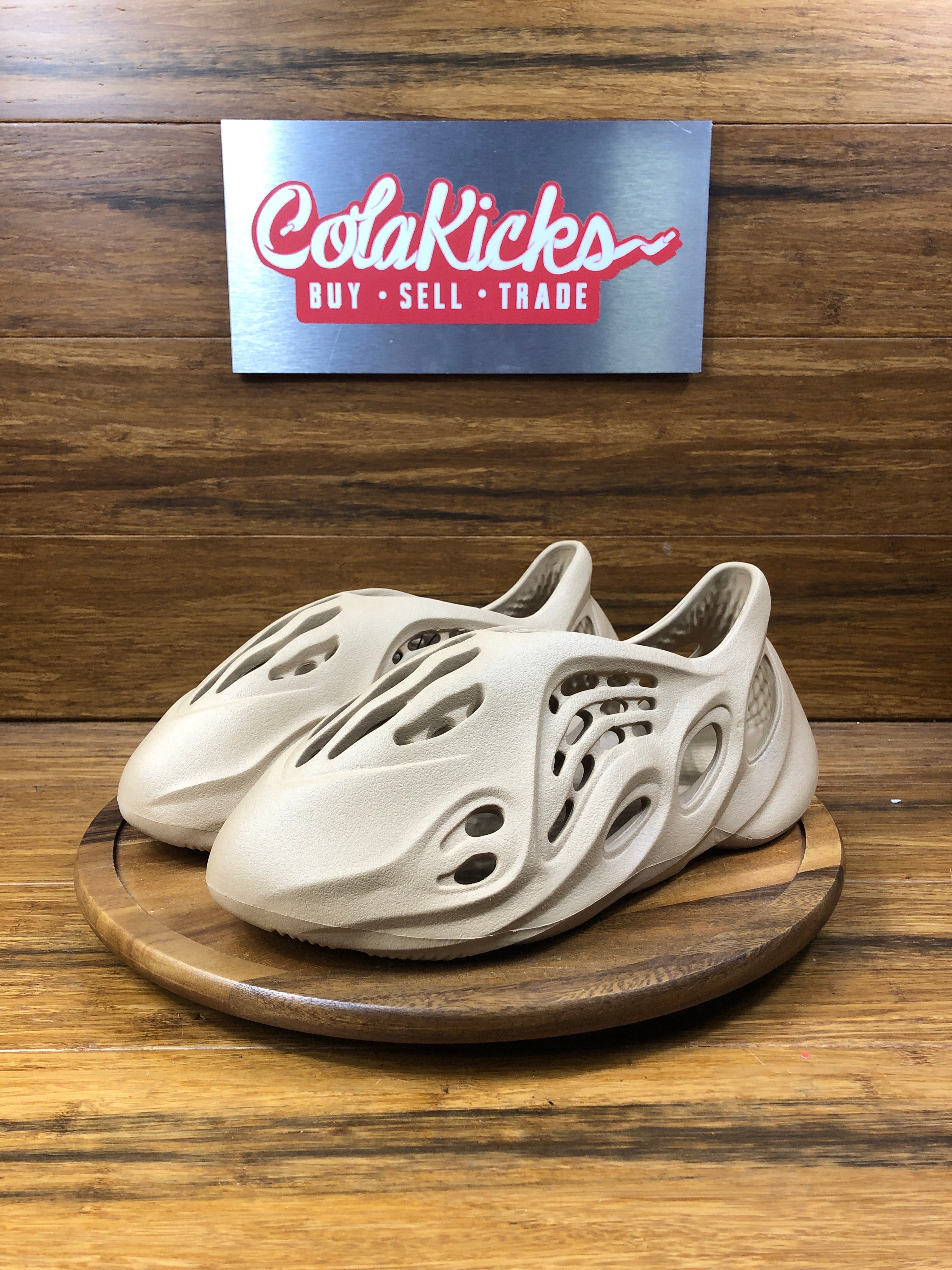 adidas Yeezy Foam RNR Clay Taupe