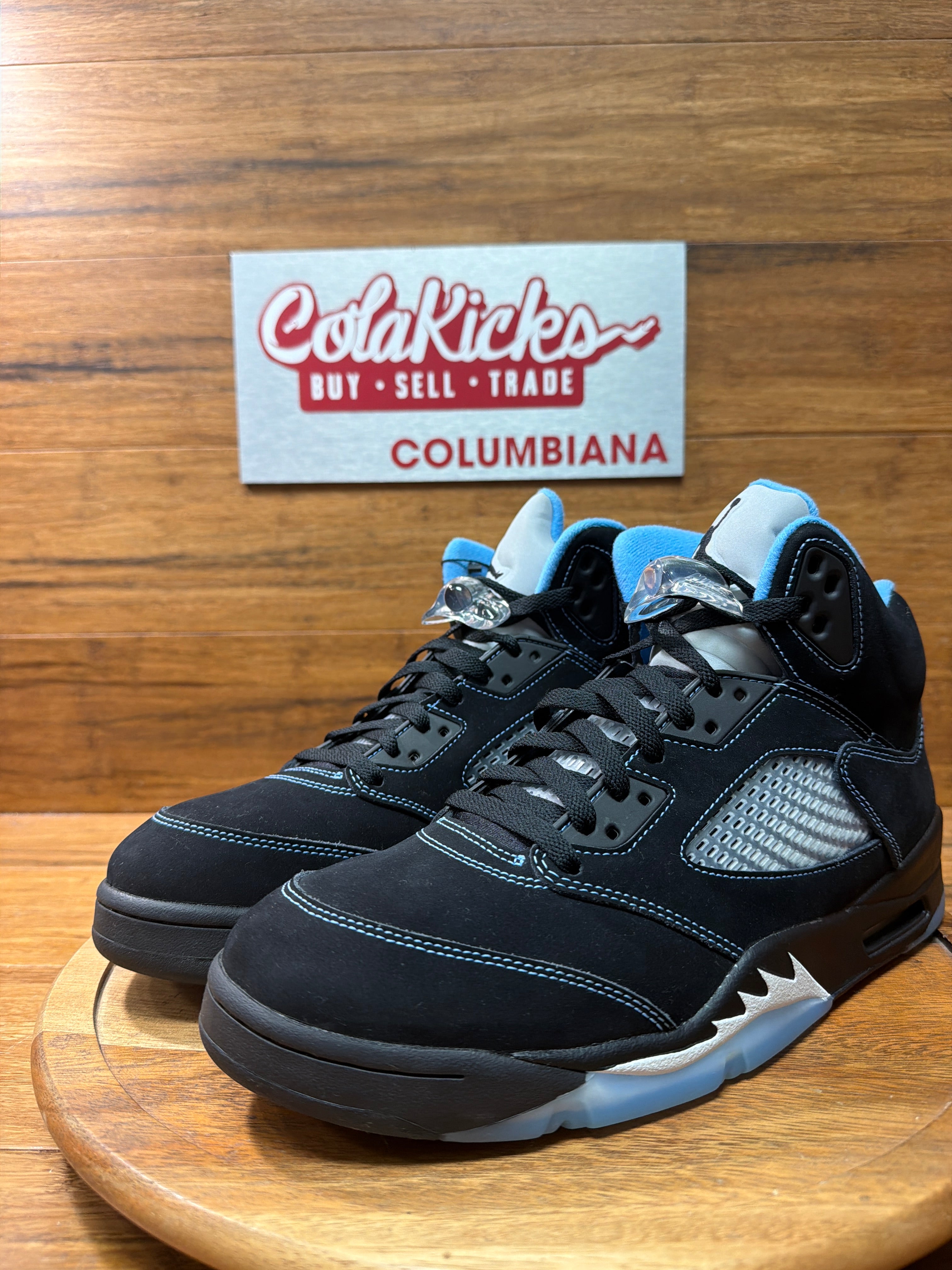 Jordan 5 Retro Black University Blue (2026)