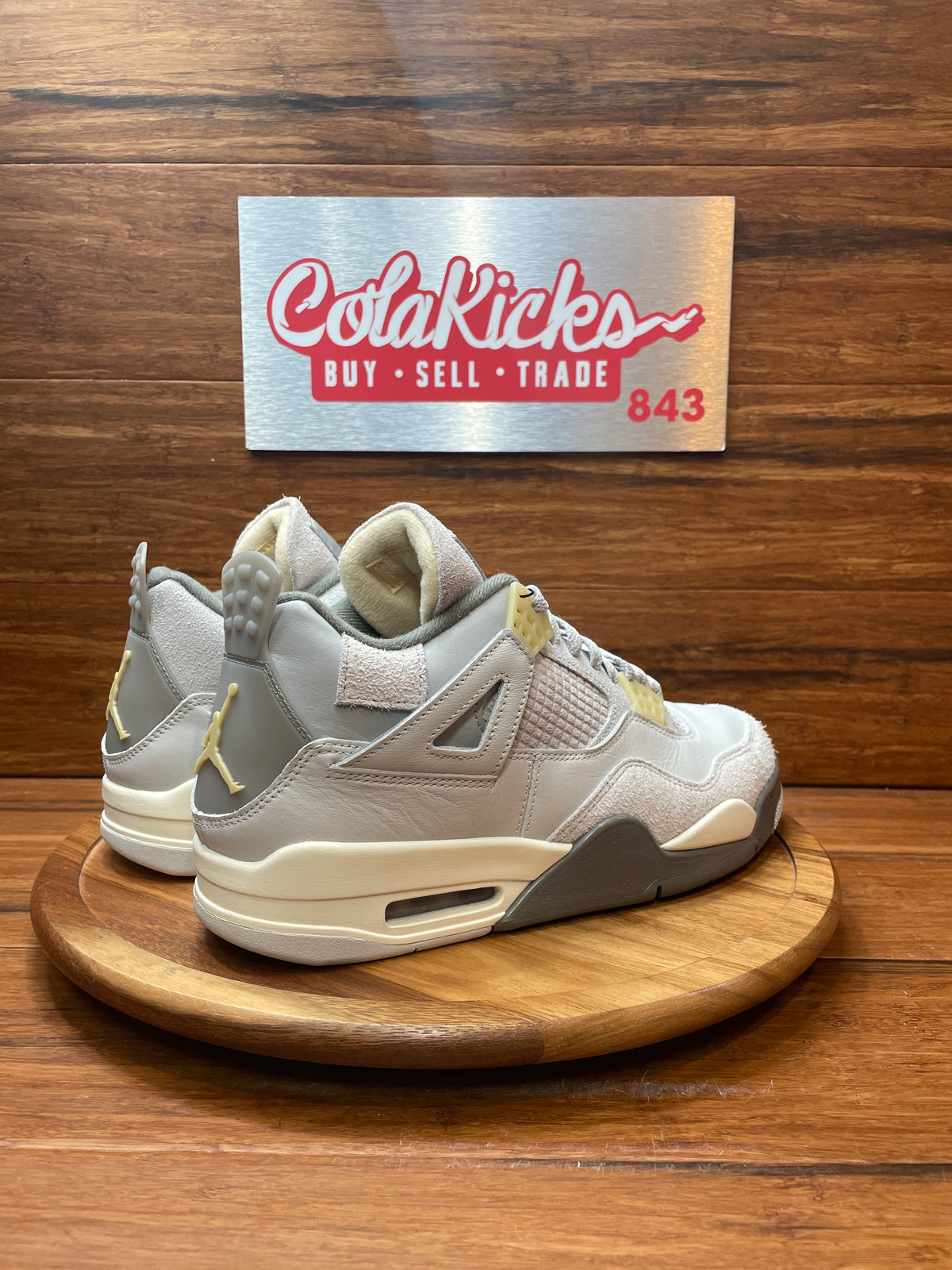Jordan 4 Retro SE Craft Photon Dust