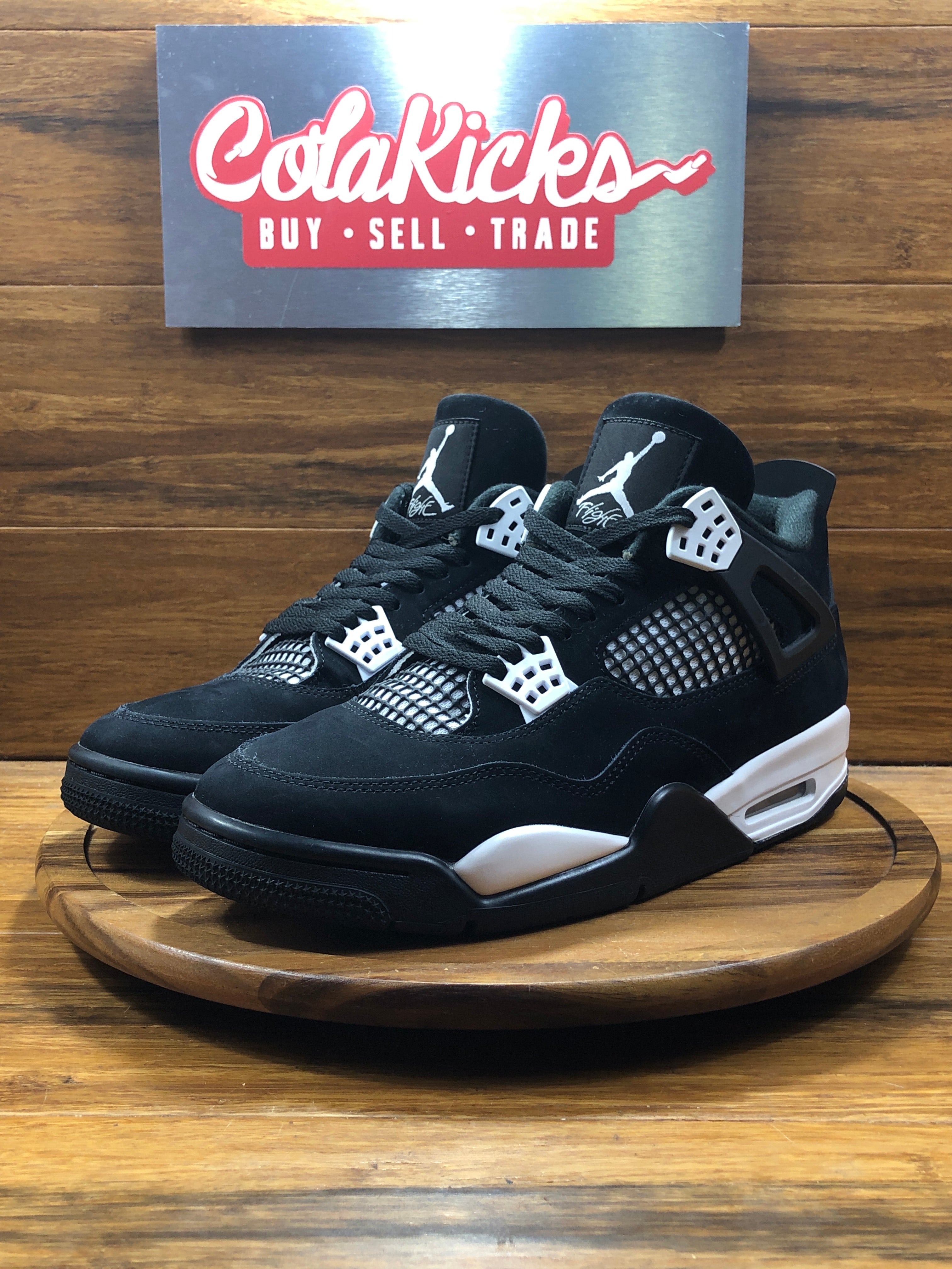 Jordan 4 Retro White Thunder