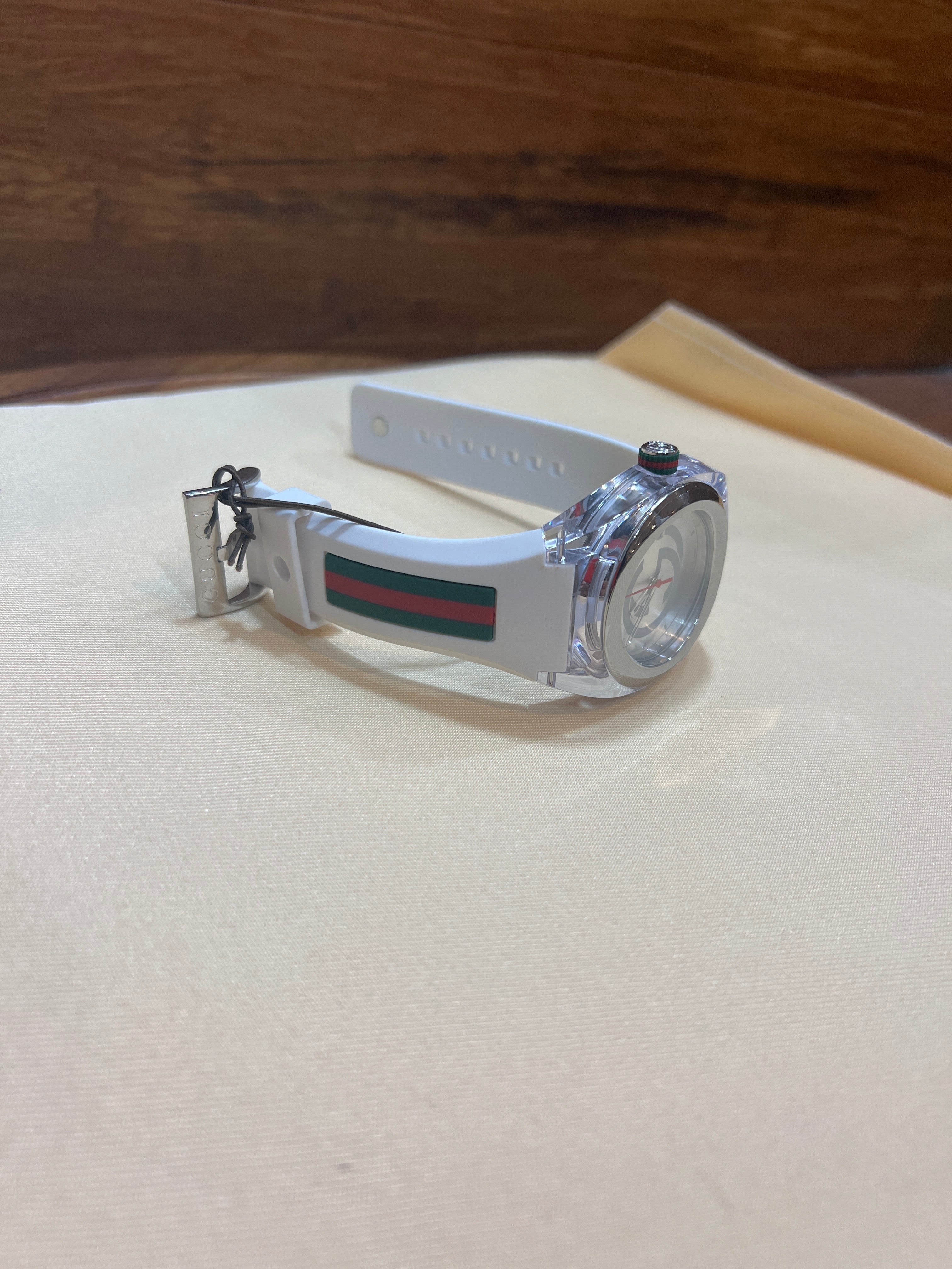 Gucci 137.1 Sync White