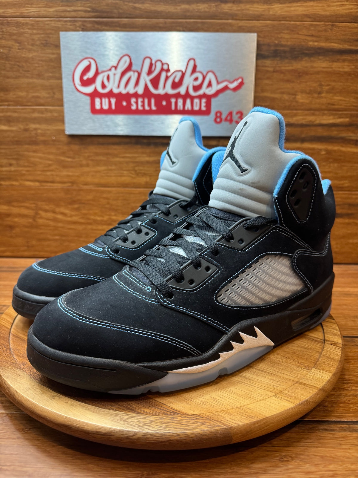 Jordan 5 Retro Black University Blue (2026)