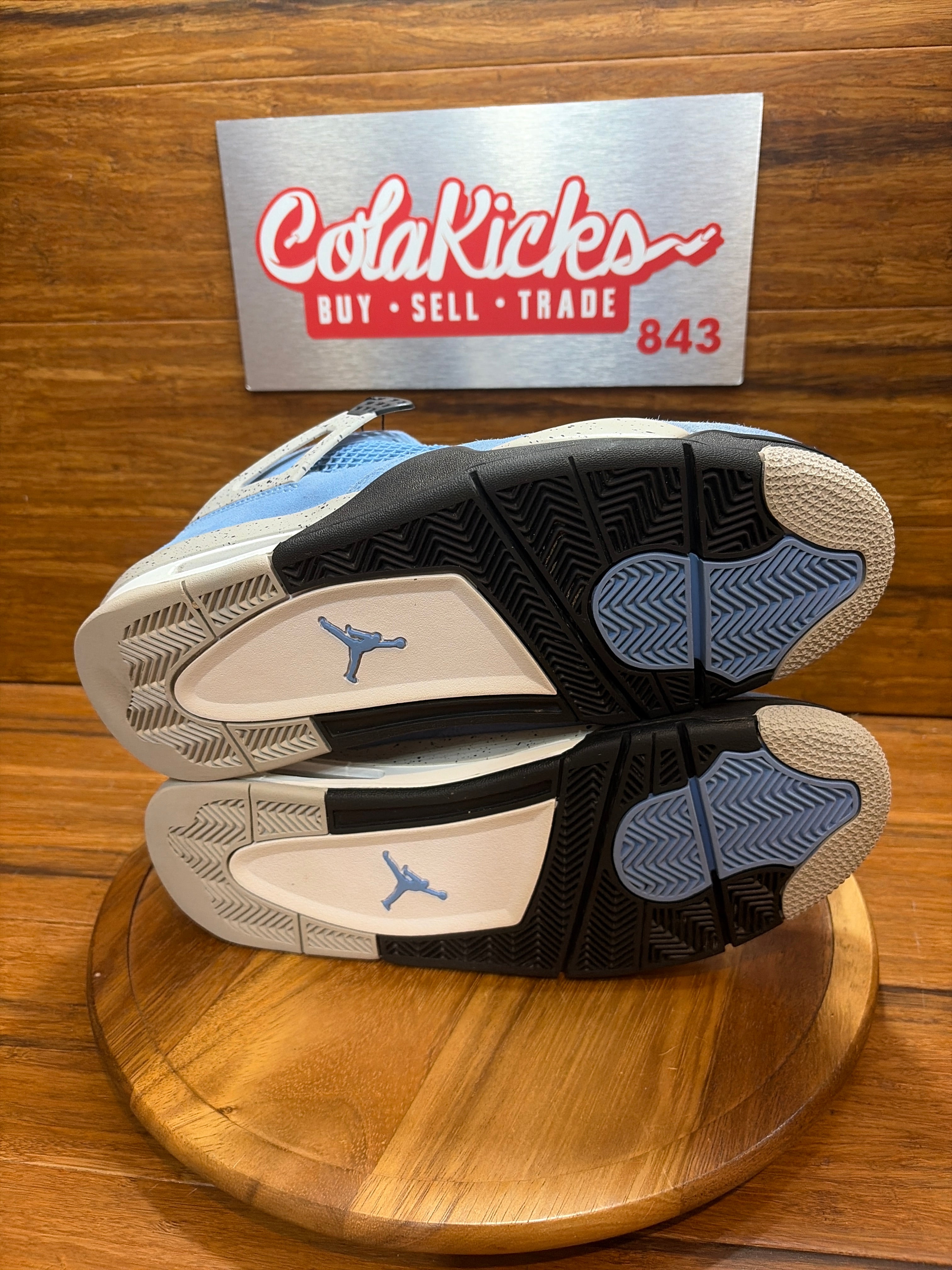 Jordan 4 Retro University Blue