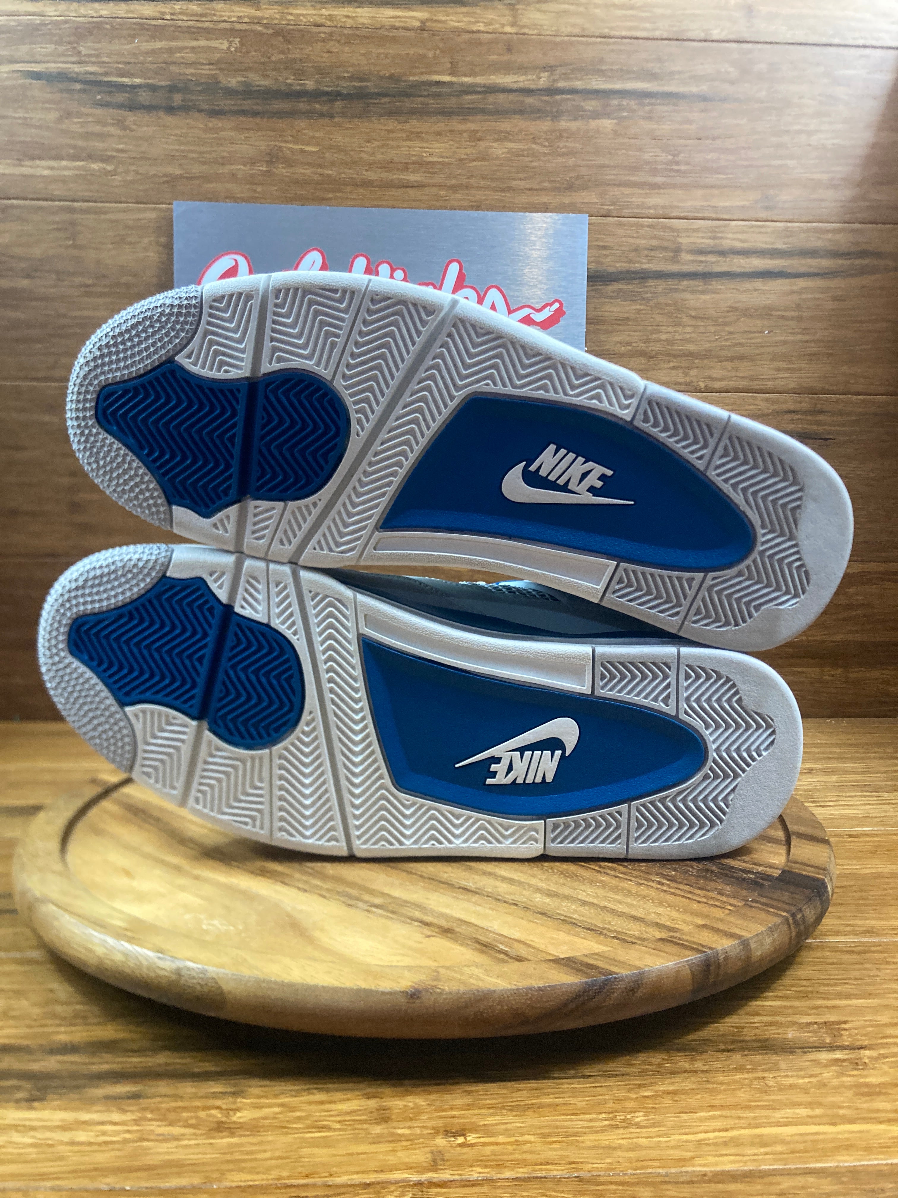 Jordan 4 Retro Military Blue (2024)