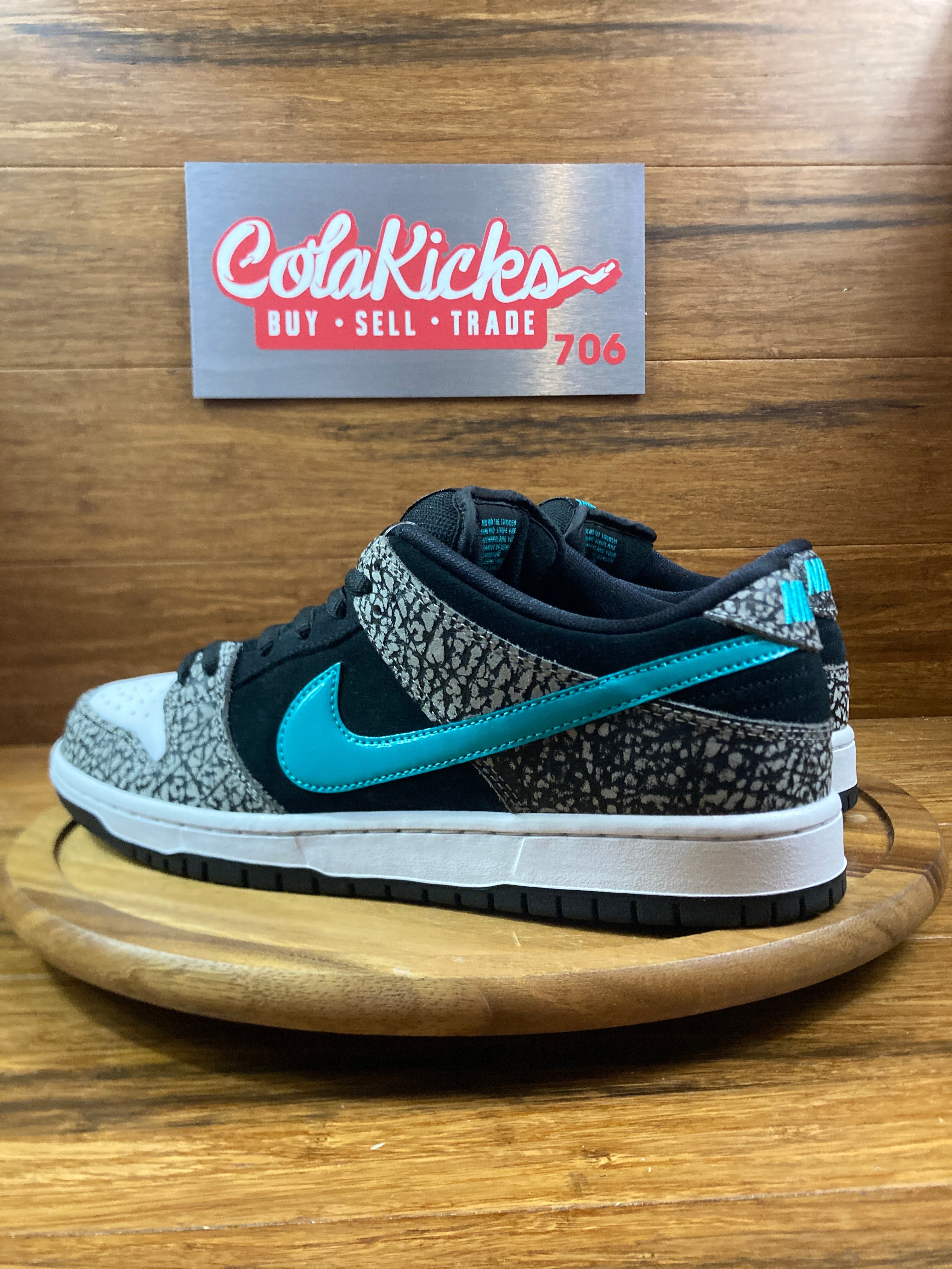 Nike SB Dunk Low atmos Elephant