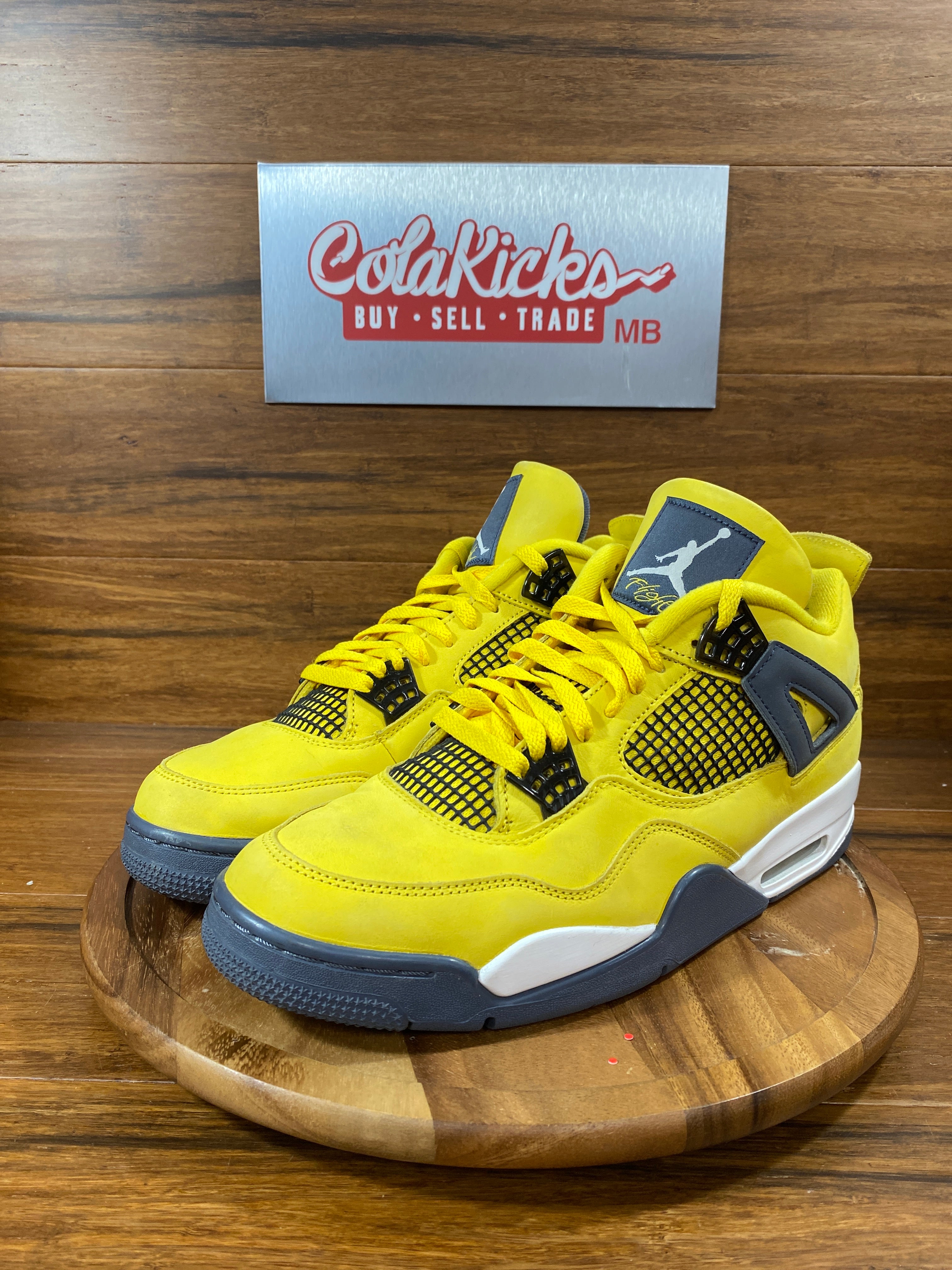Jordan 4 Retro Lightning (2021)