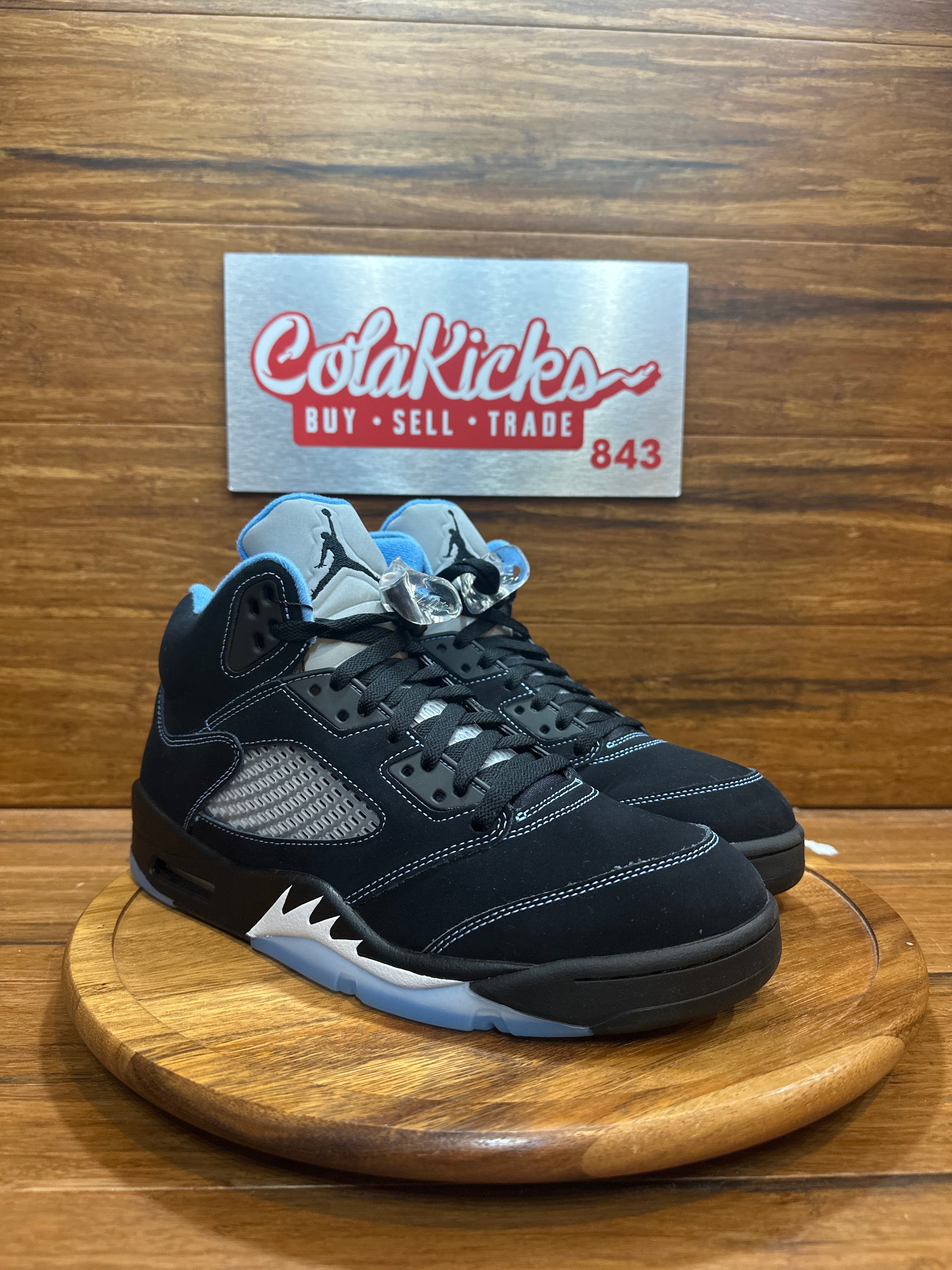 Jordan 5 Retro Black University Blue (2026)