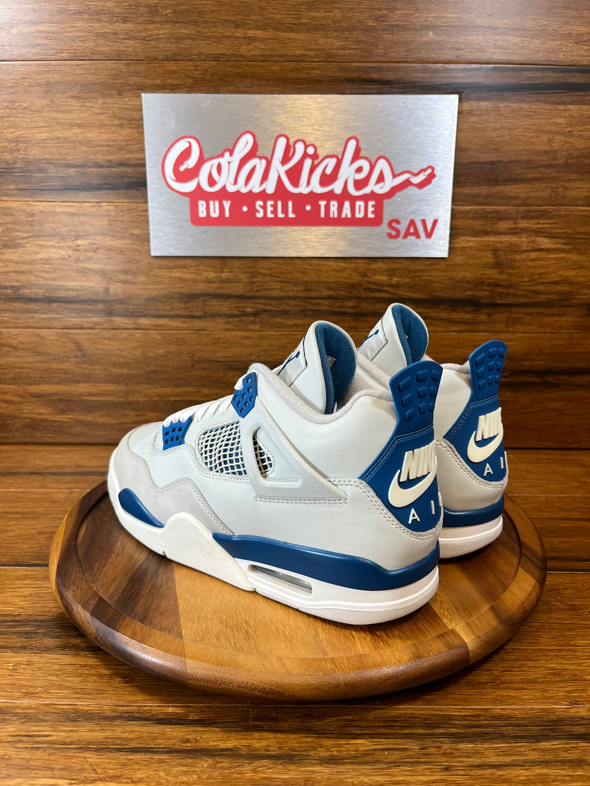 Jordan 4 Retro Military Blue (2024)