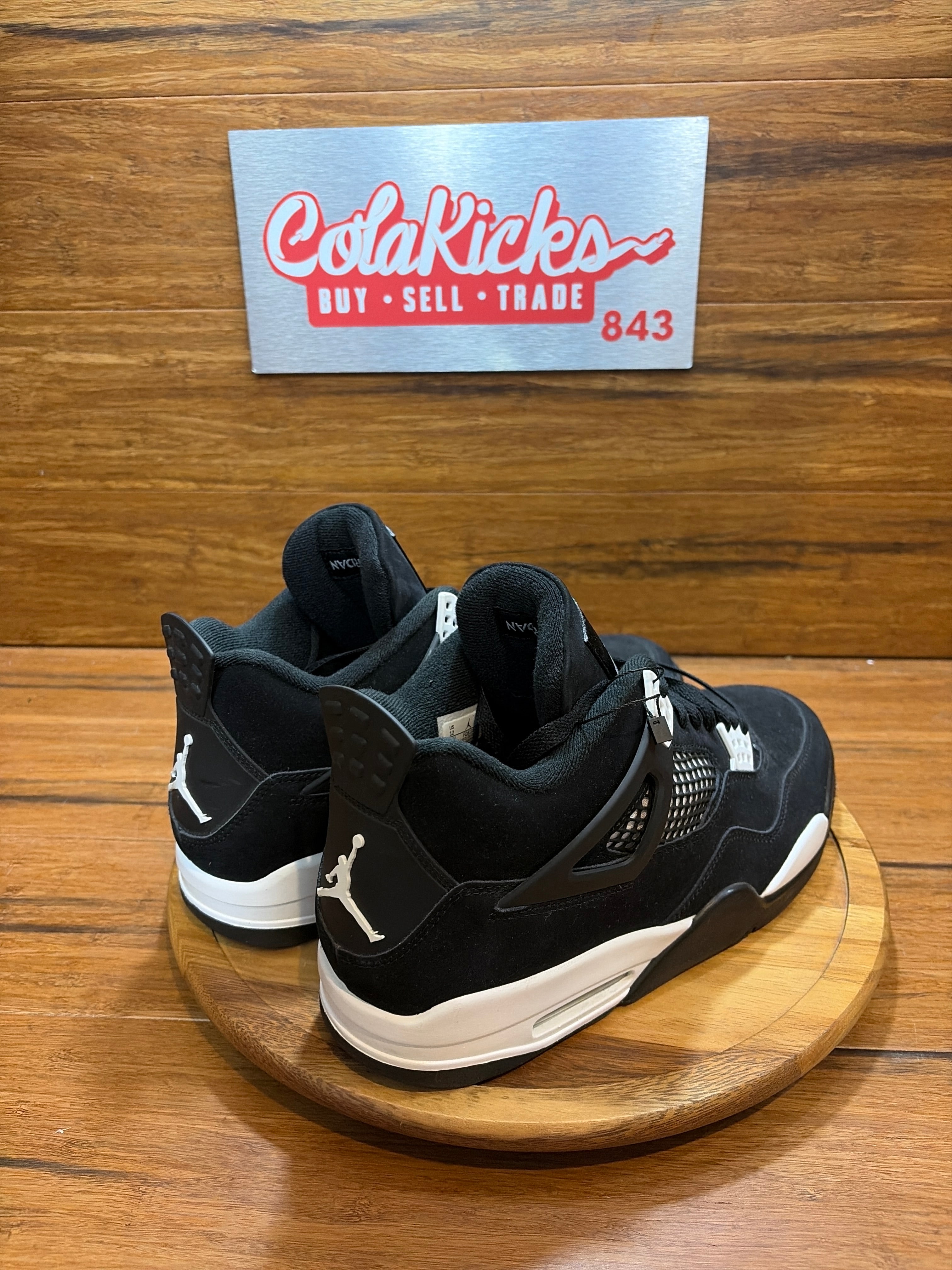 Jordan 4 Retro White Thunder