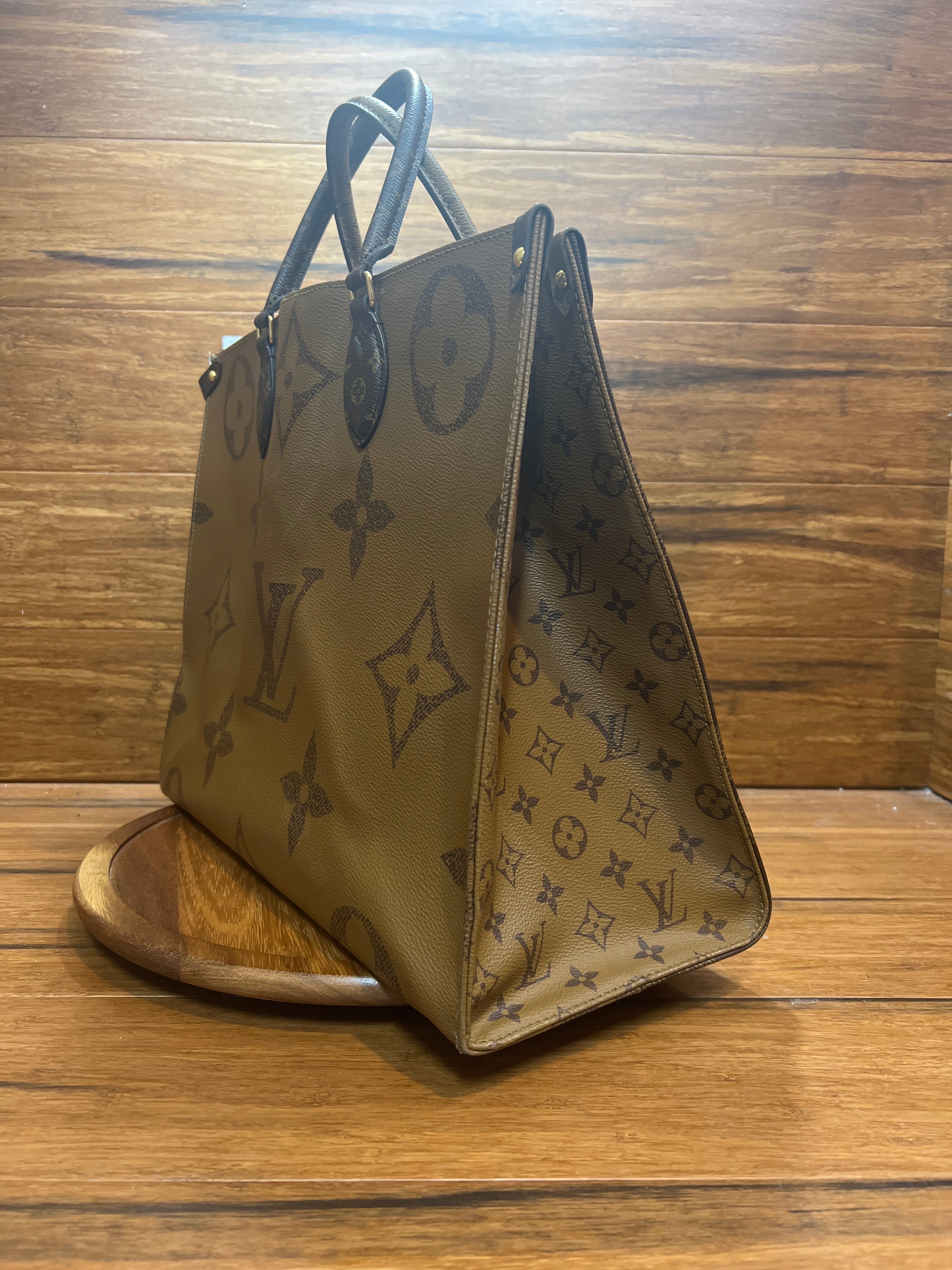 Louis Vuitton Onthego Monogram Giant Reverse MM Brown