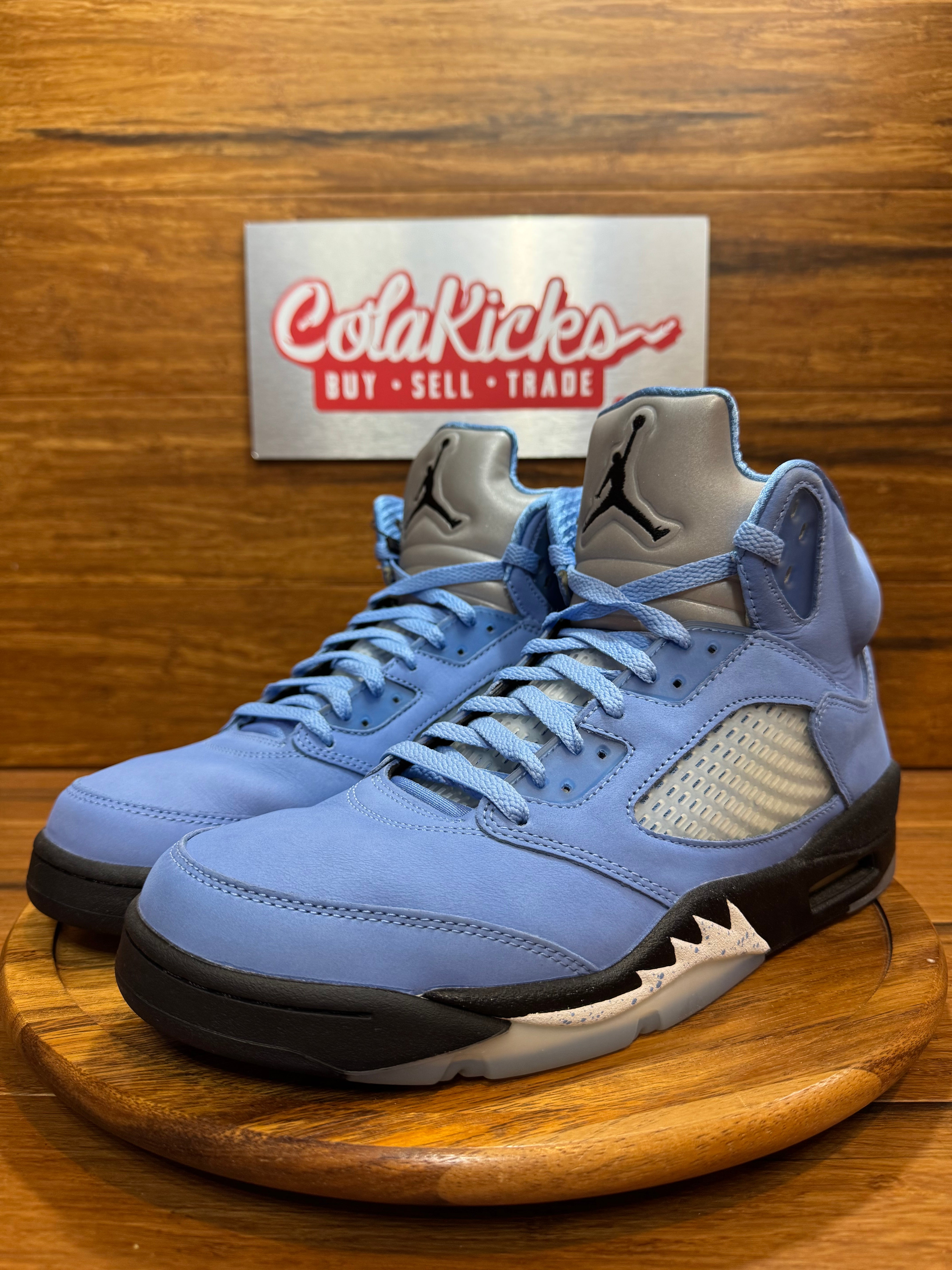 Jordan 5 Retro UNC University Blue (Missing Lacelocks)