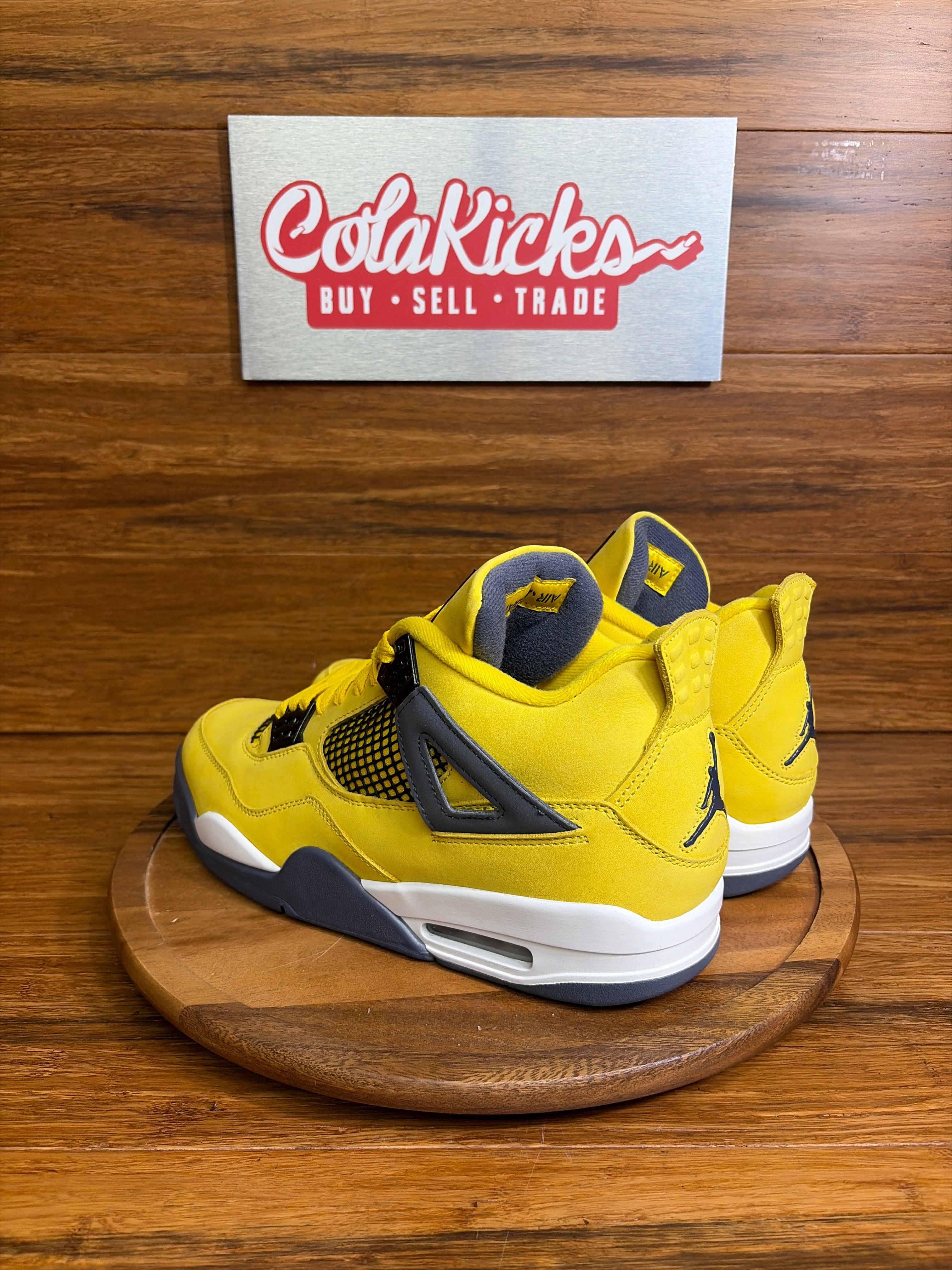 Jordan 4 Retro Lightning (2021)