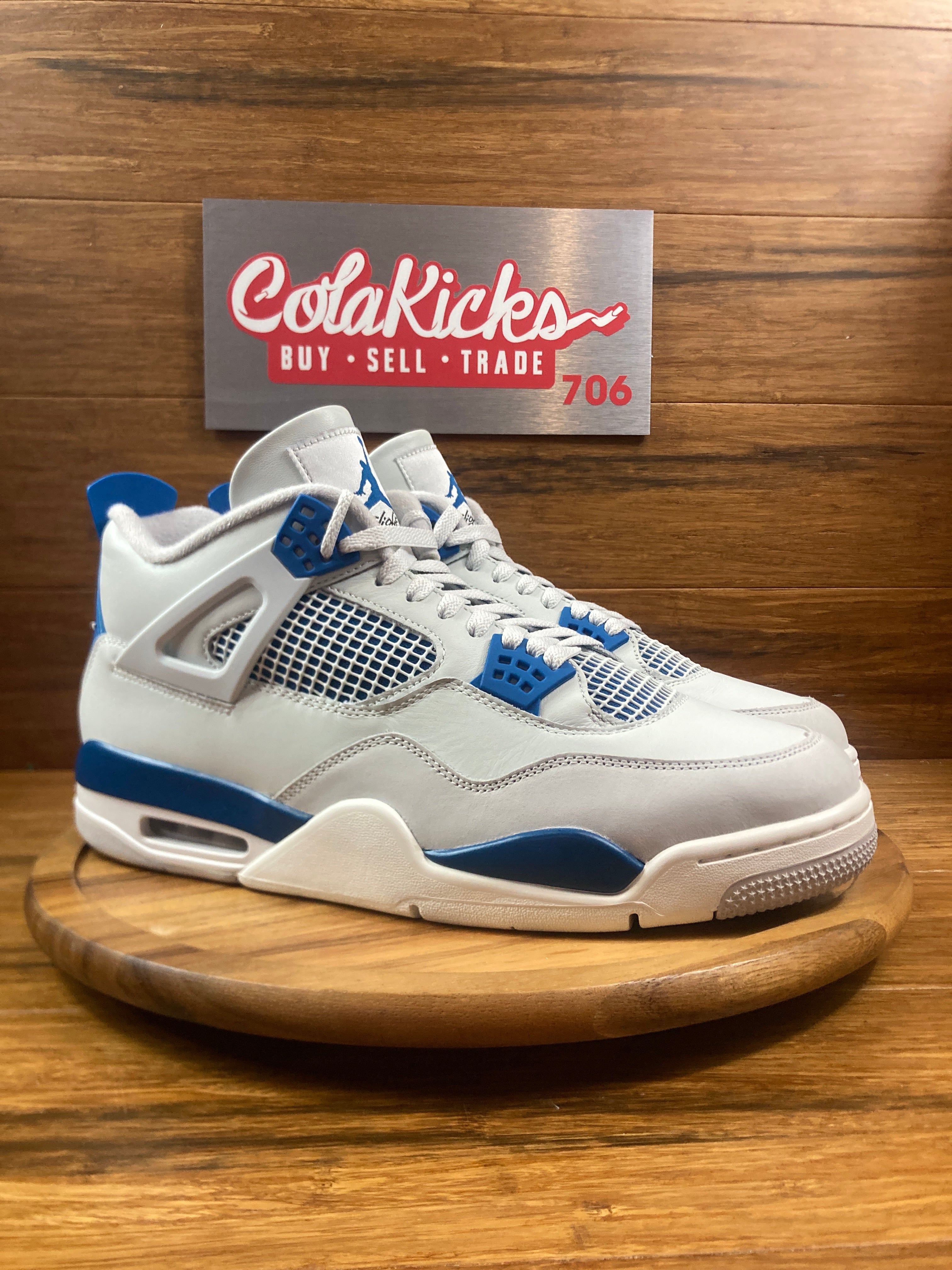 Jordan 4 Retro Military Blue (2024)
