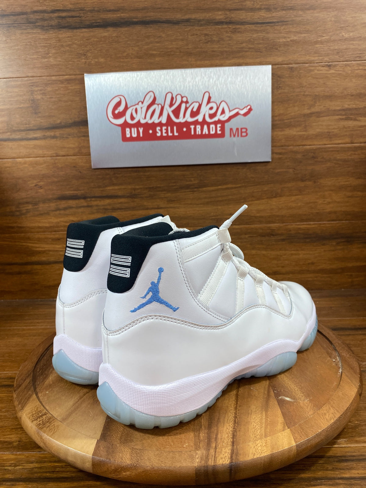 Jordan 11 Retro Legend Blue (2024)