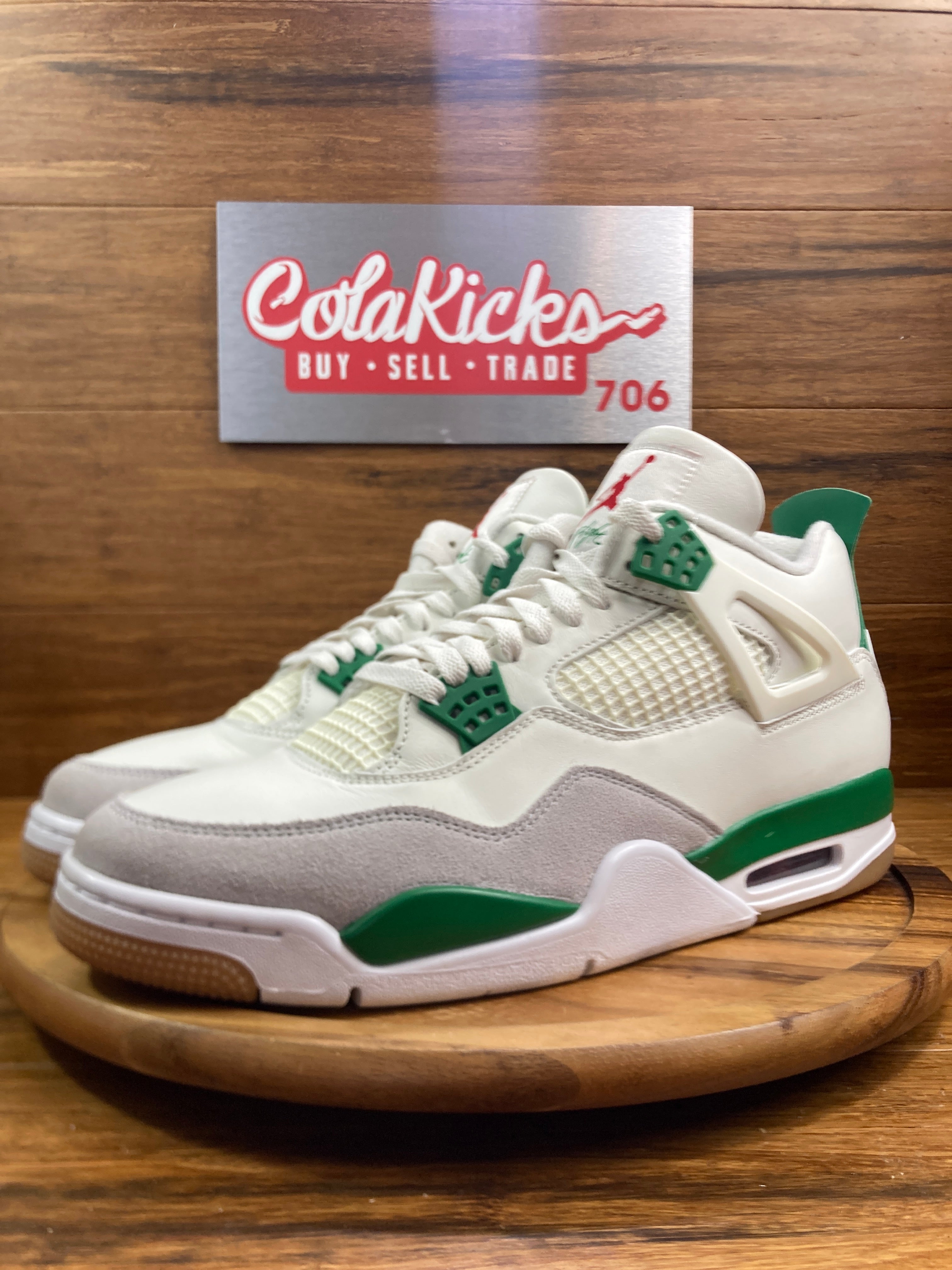 Jordan 4 Retro SB Pine Green