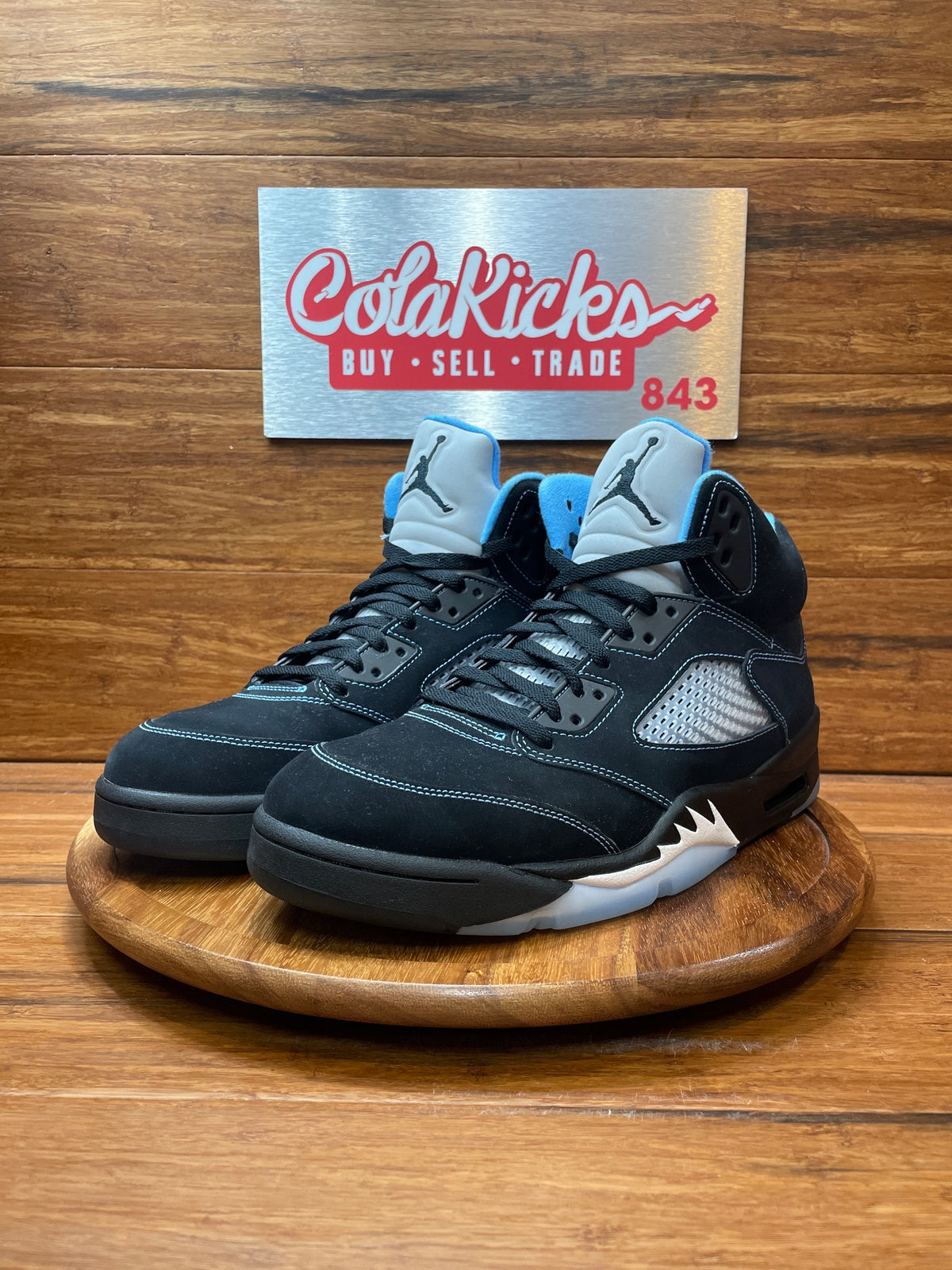 Jordan 5 Retro Black University Blue (2026)
