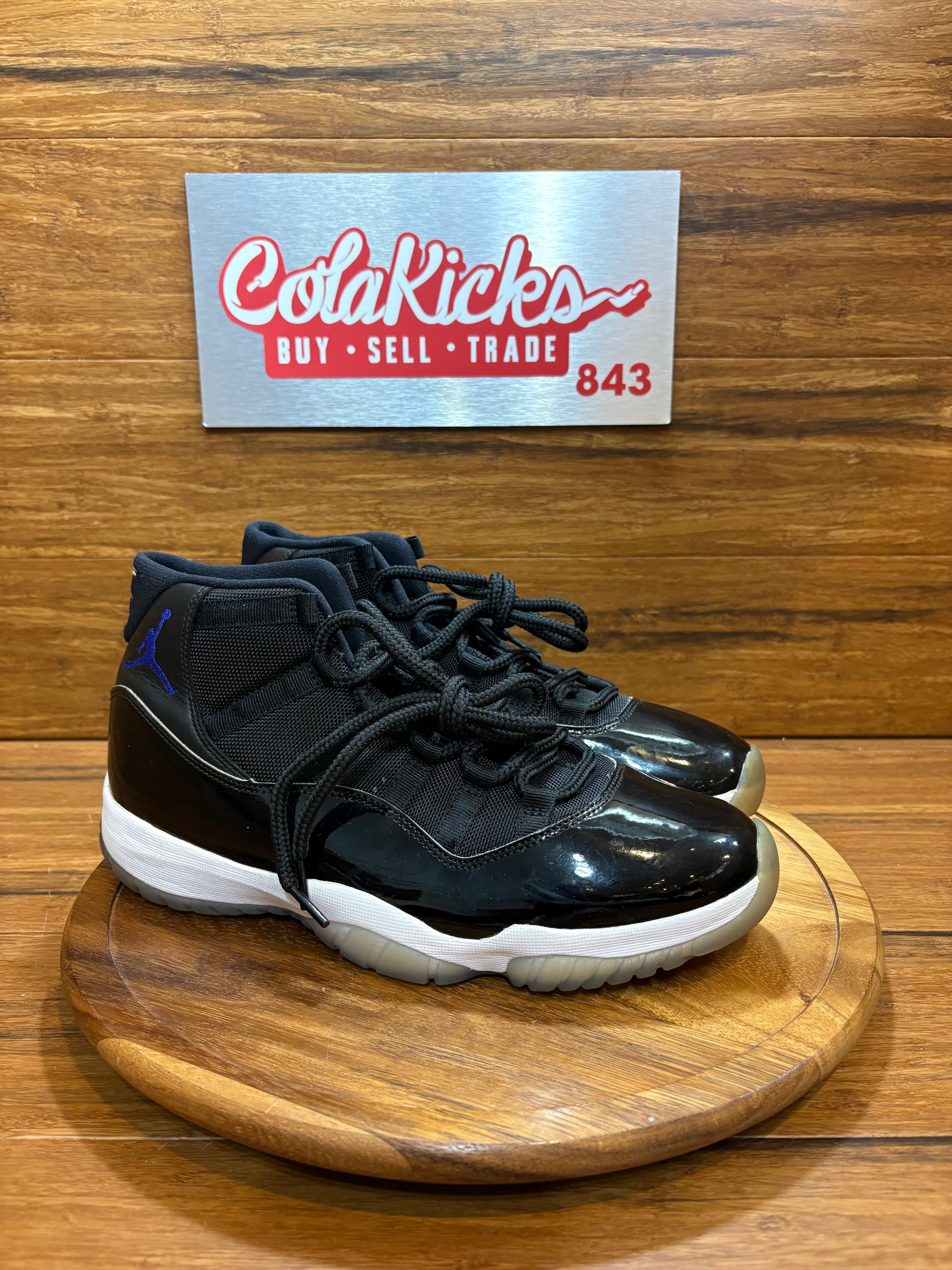 Jordan 11 Retro Space Jam (2016)