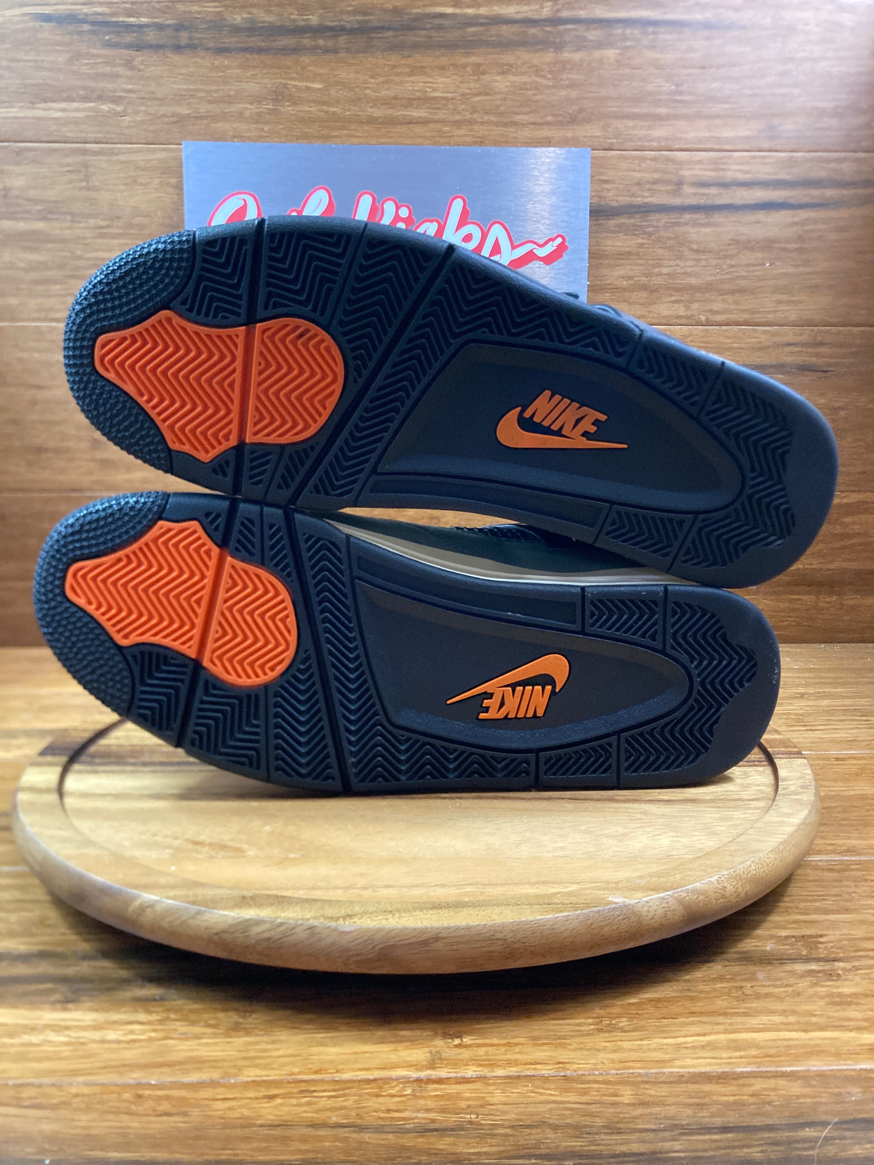 Jordan 4 Retro OG SP Undefeated (2025)