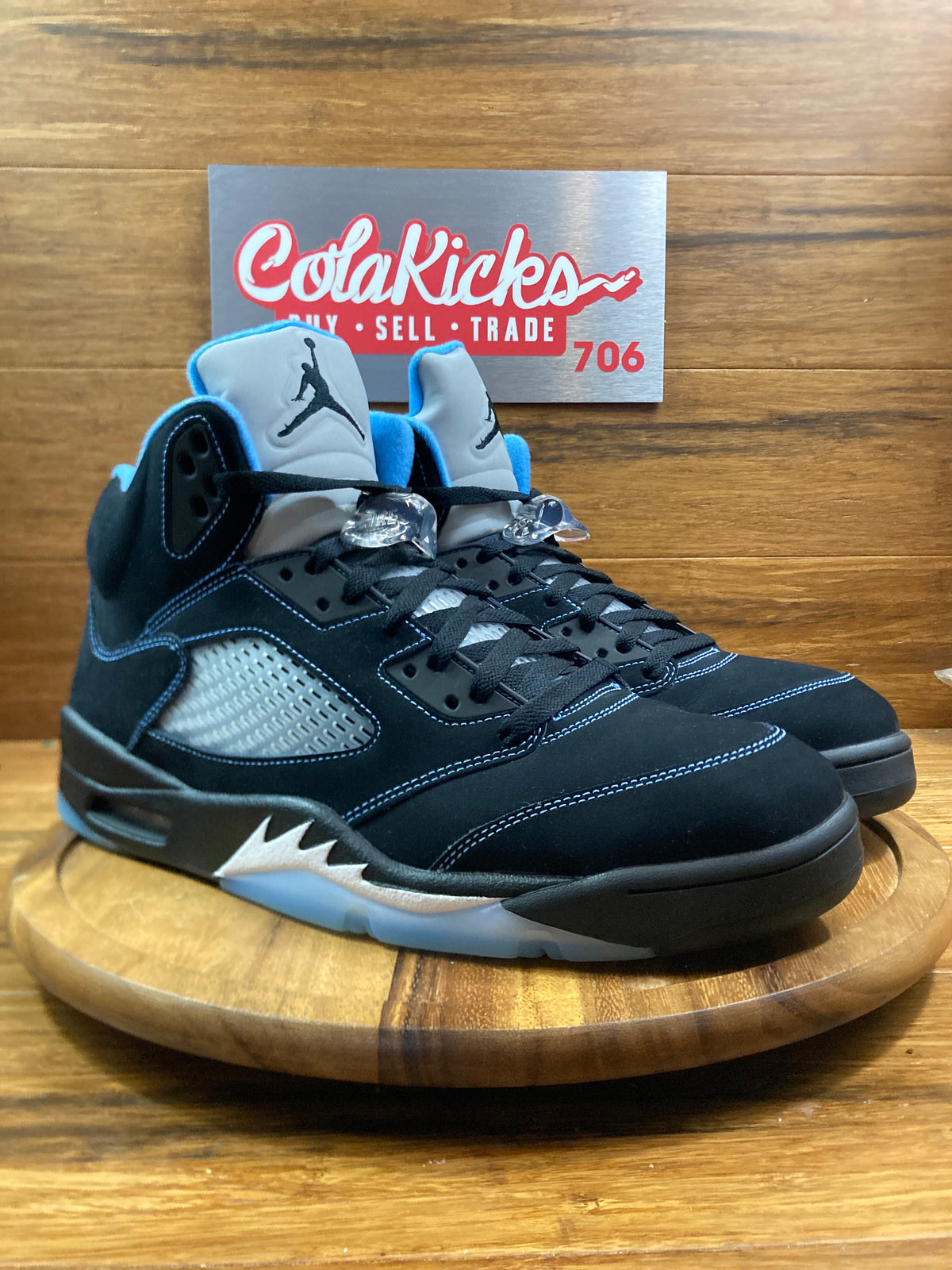 Jordan 5 Retro Black University Blue (2026)