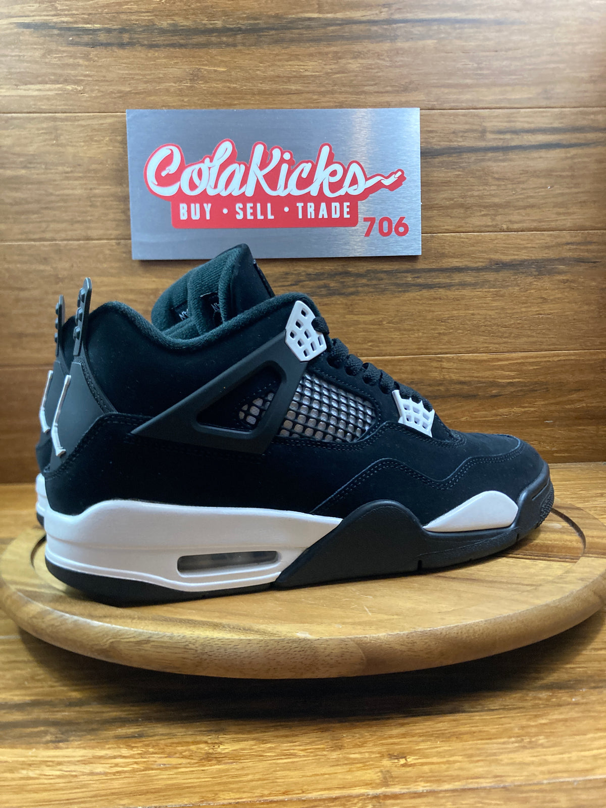Jordan 4 Retro White Thunder