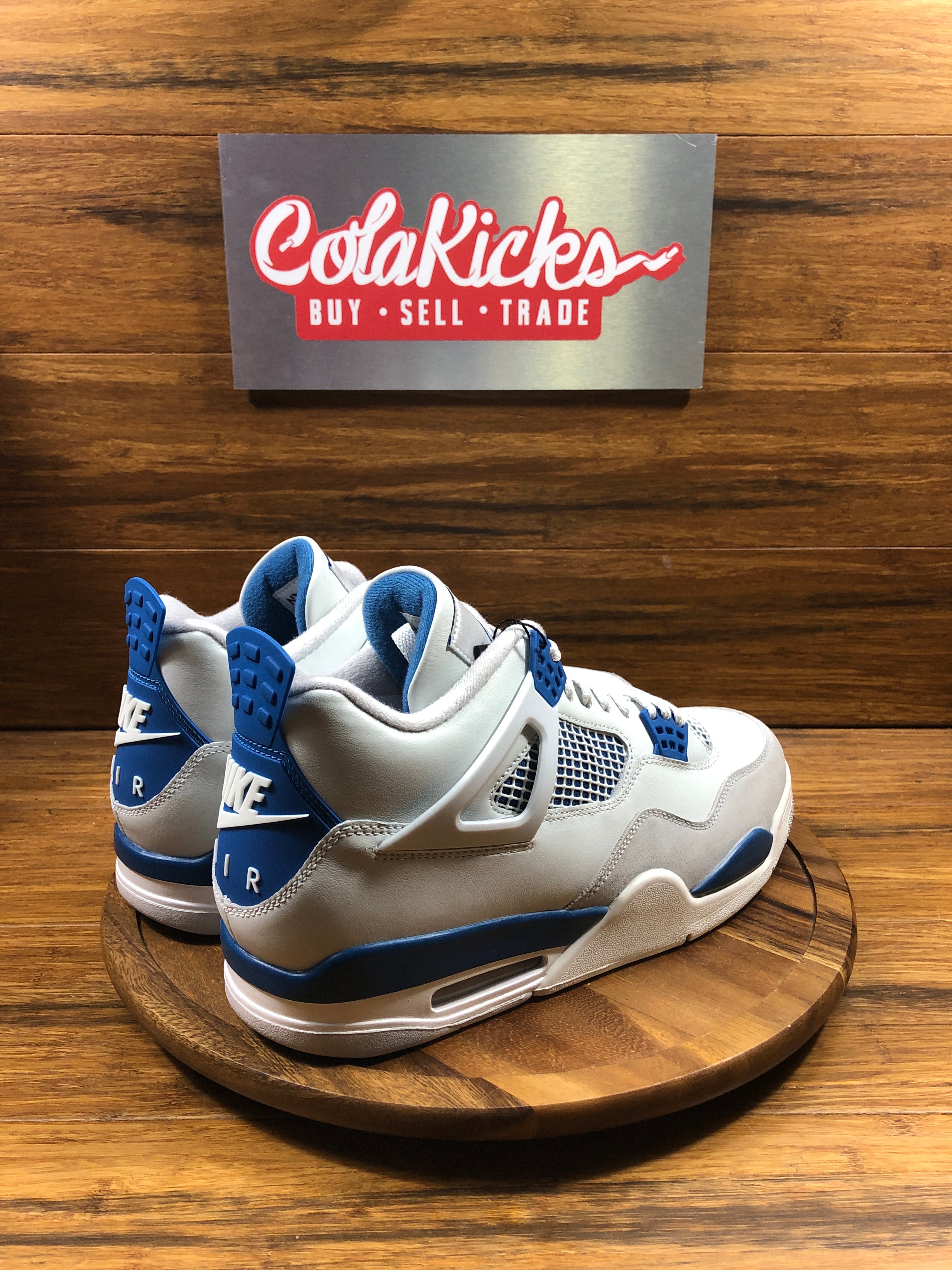 Jordan 4 Retro Military Blue (2024)