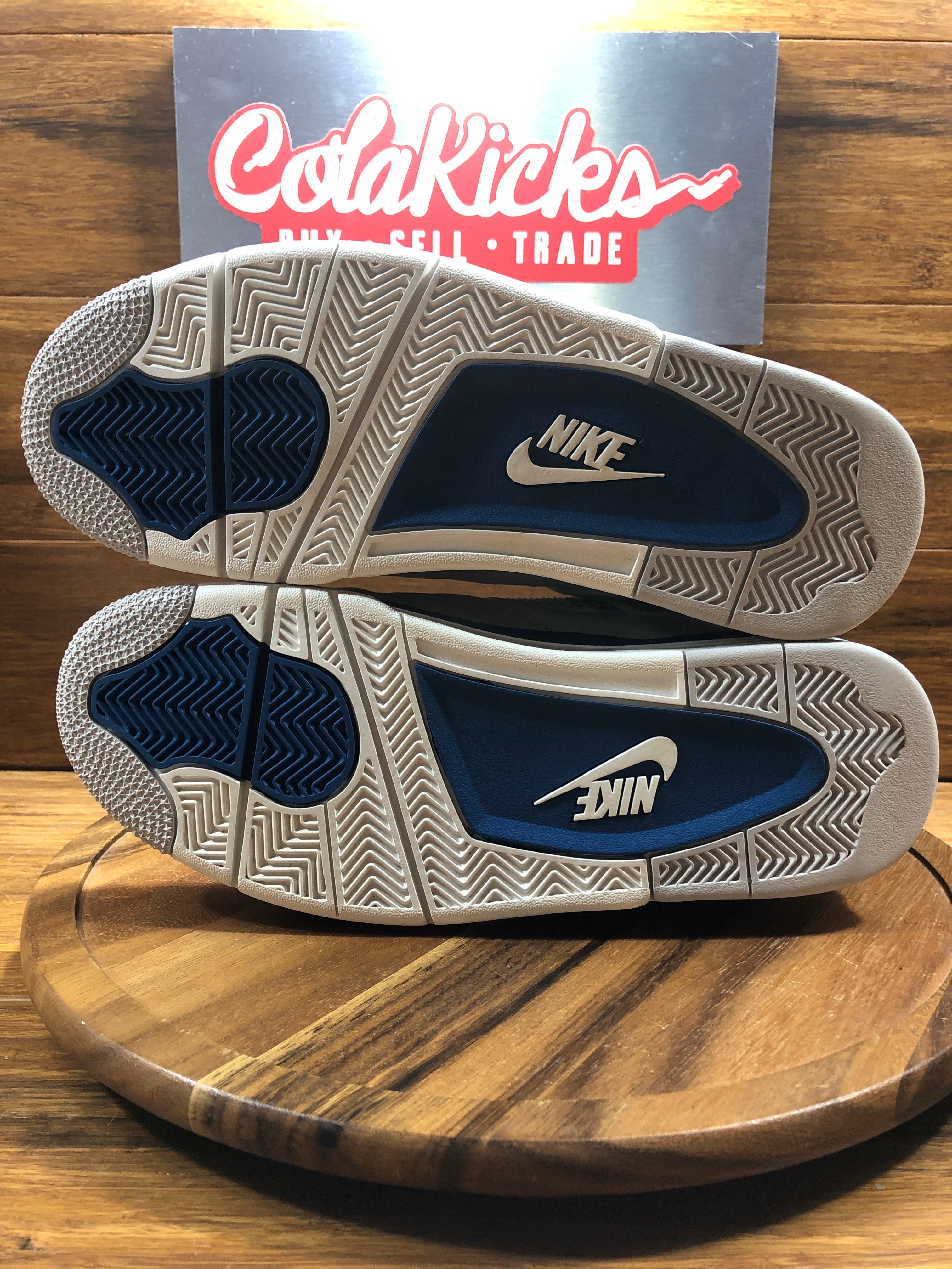 Jordan 4 Retro Military Blue (2024)