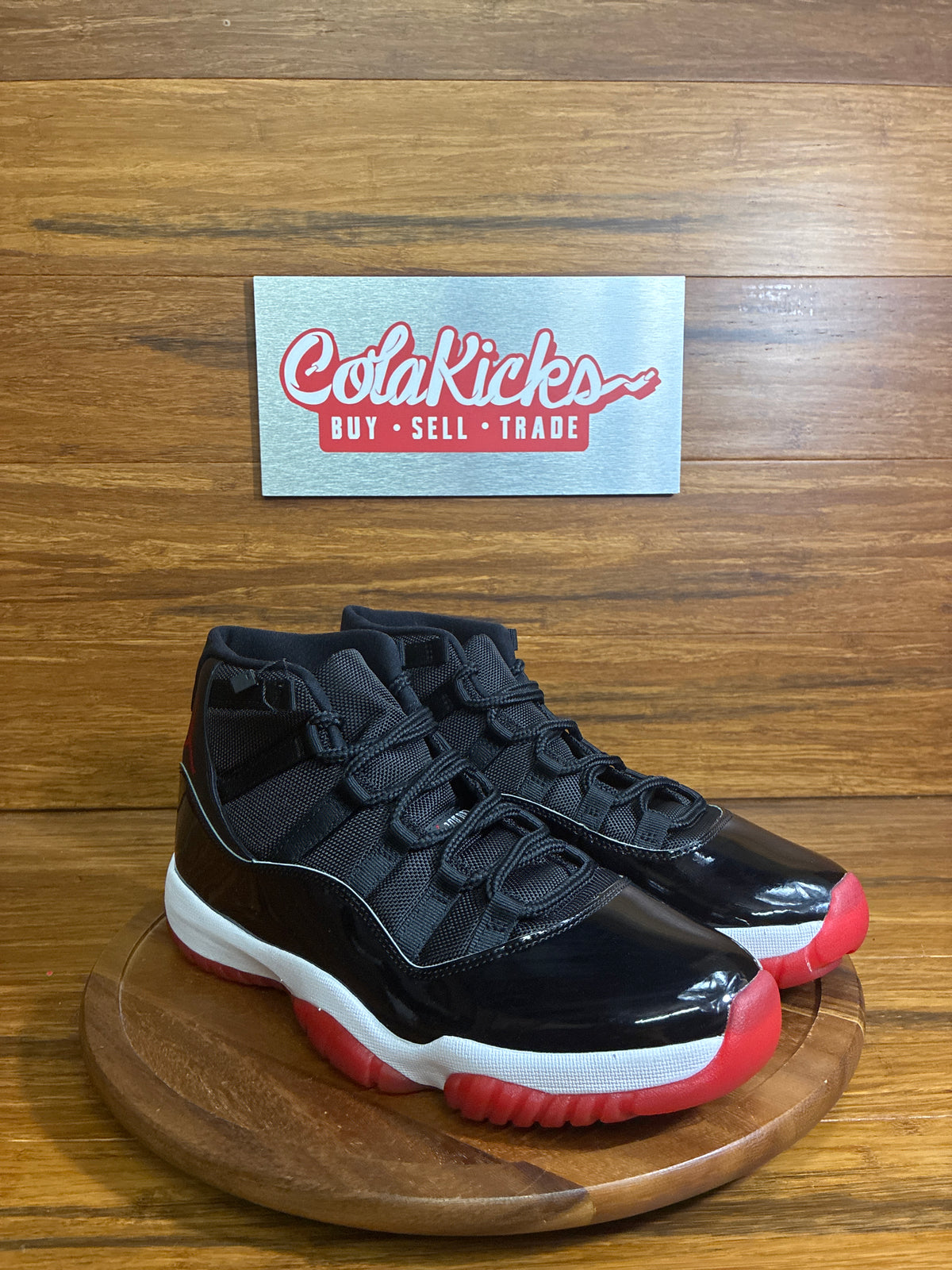 Jordan 11 Retro Playoffs Bred (2019)