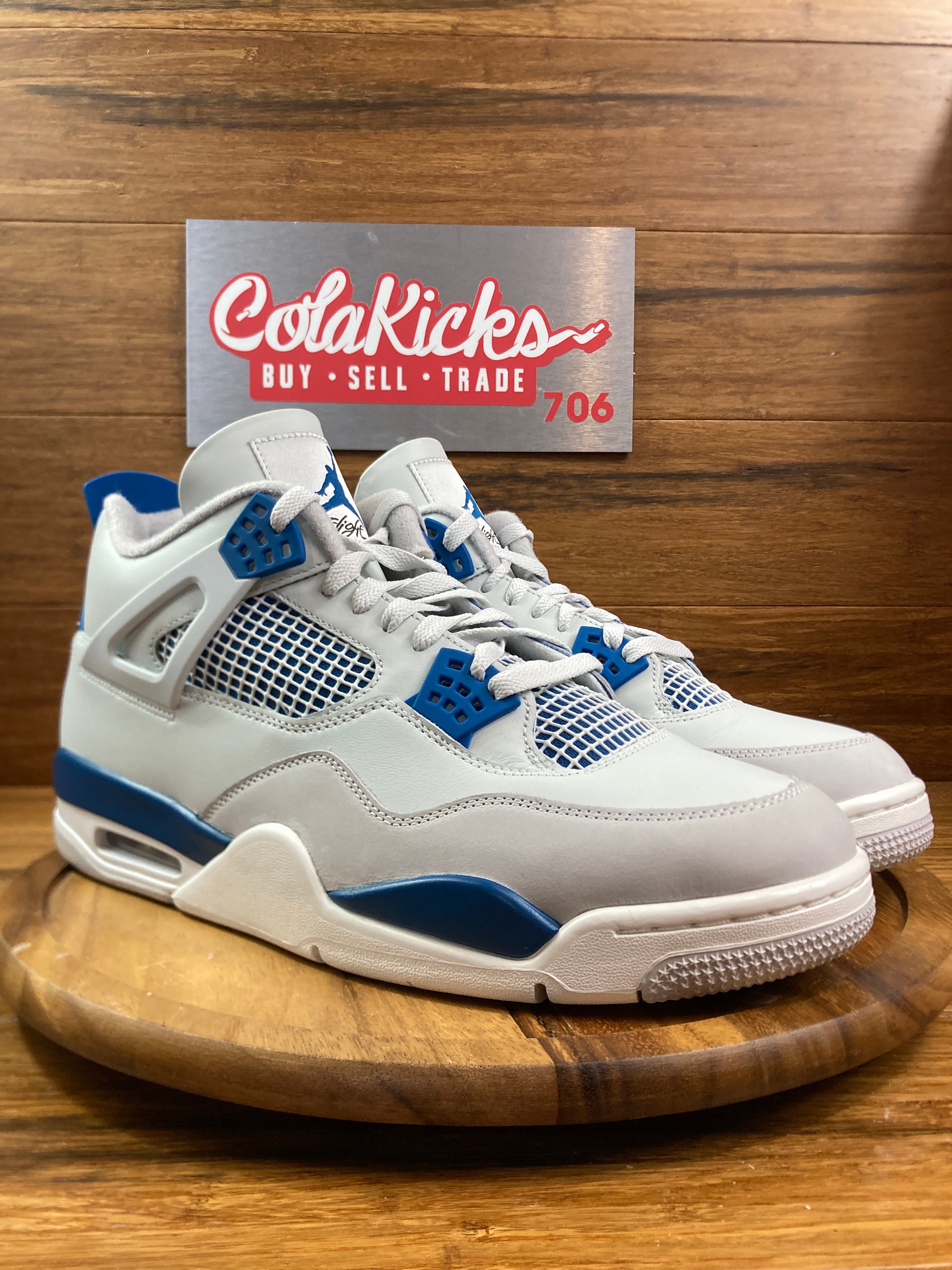 Jordan 4 Retro Military Blue (2024)