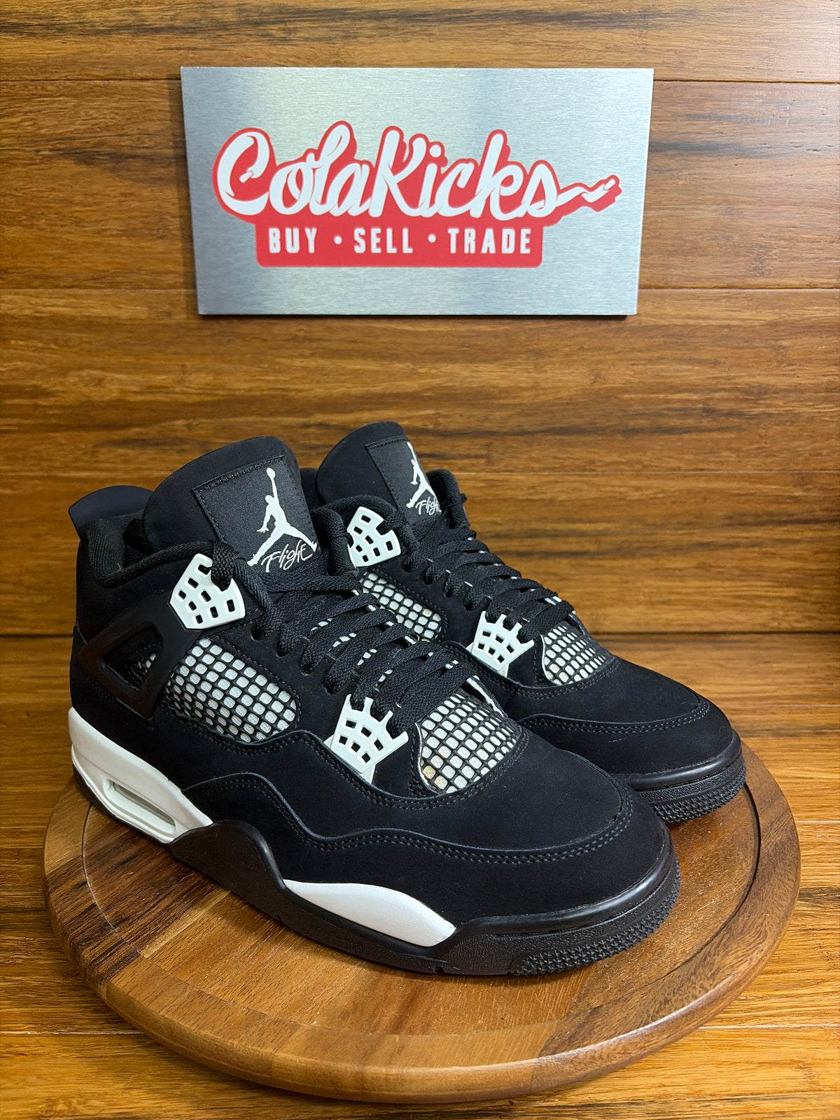 Jordan 4 Retro White Thunder
