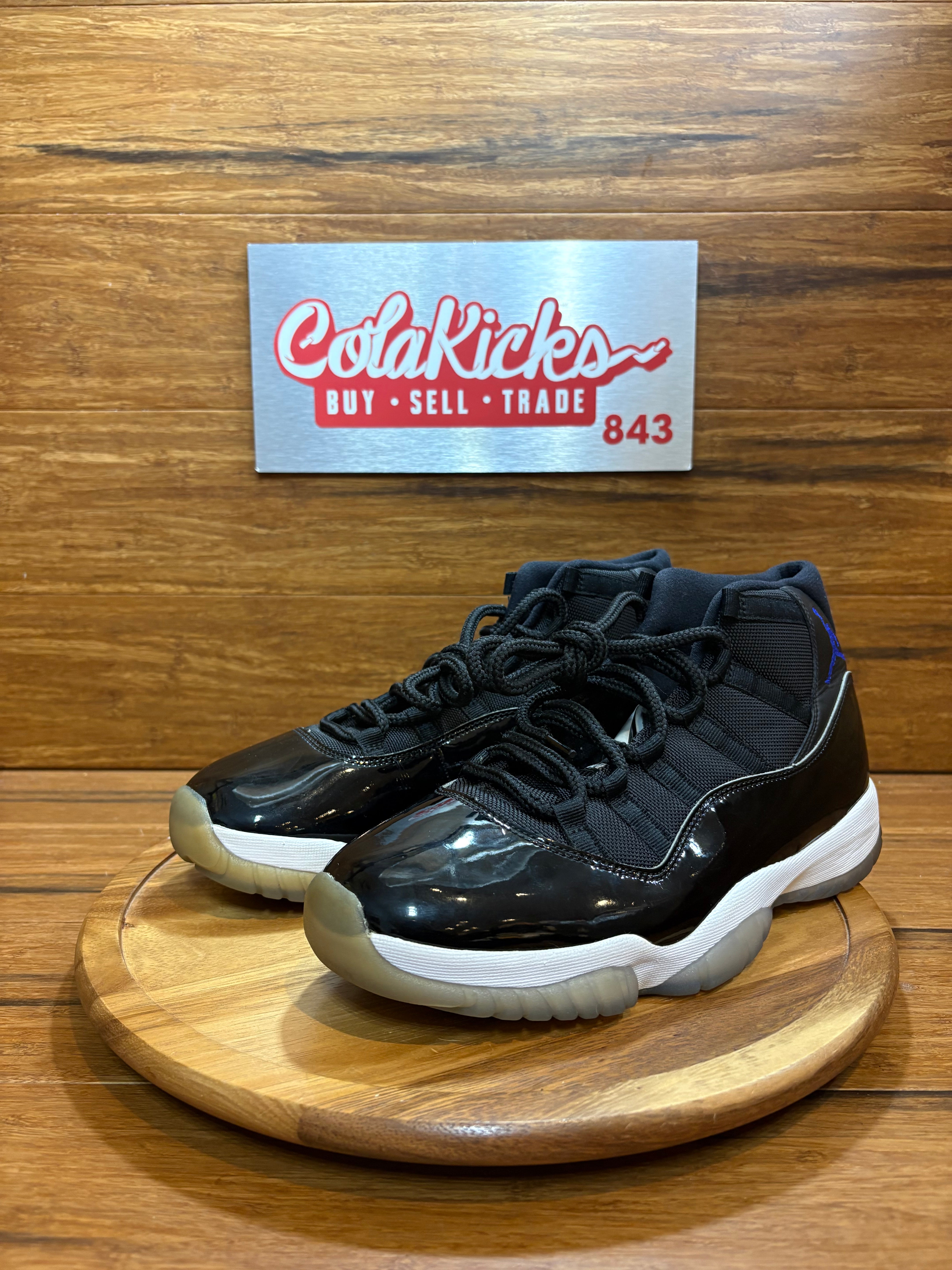 Jordan 11 Retro Space Jam (2016)