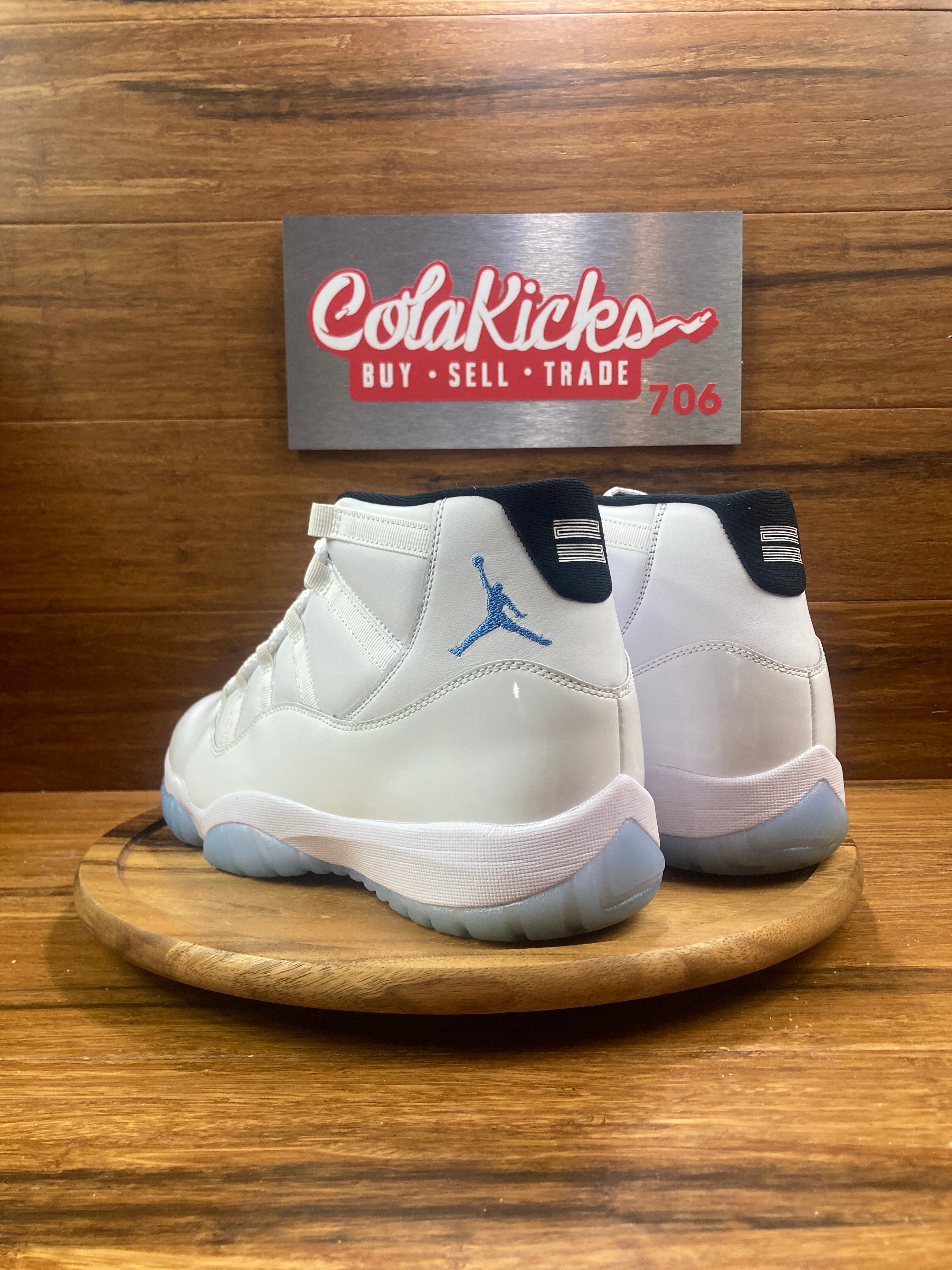Jordan 11 Retro Legend Blue (2024)