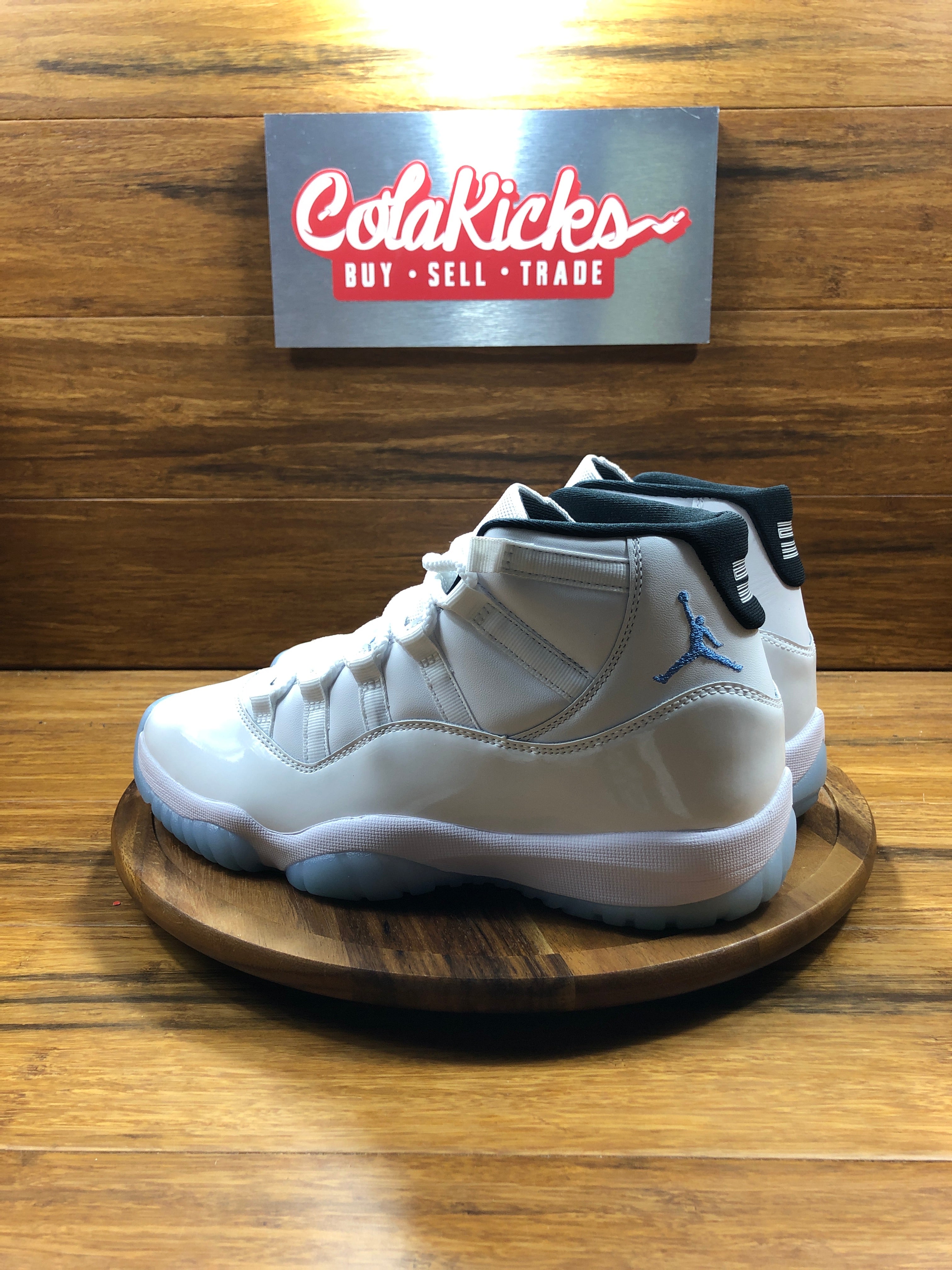 Jordan 11 Retro Legend Blue (2024)
