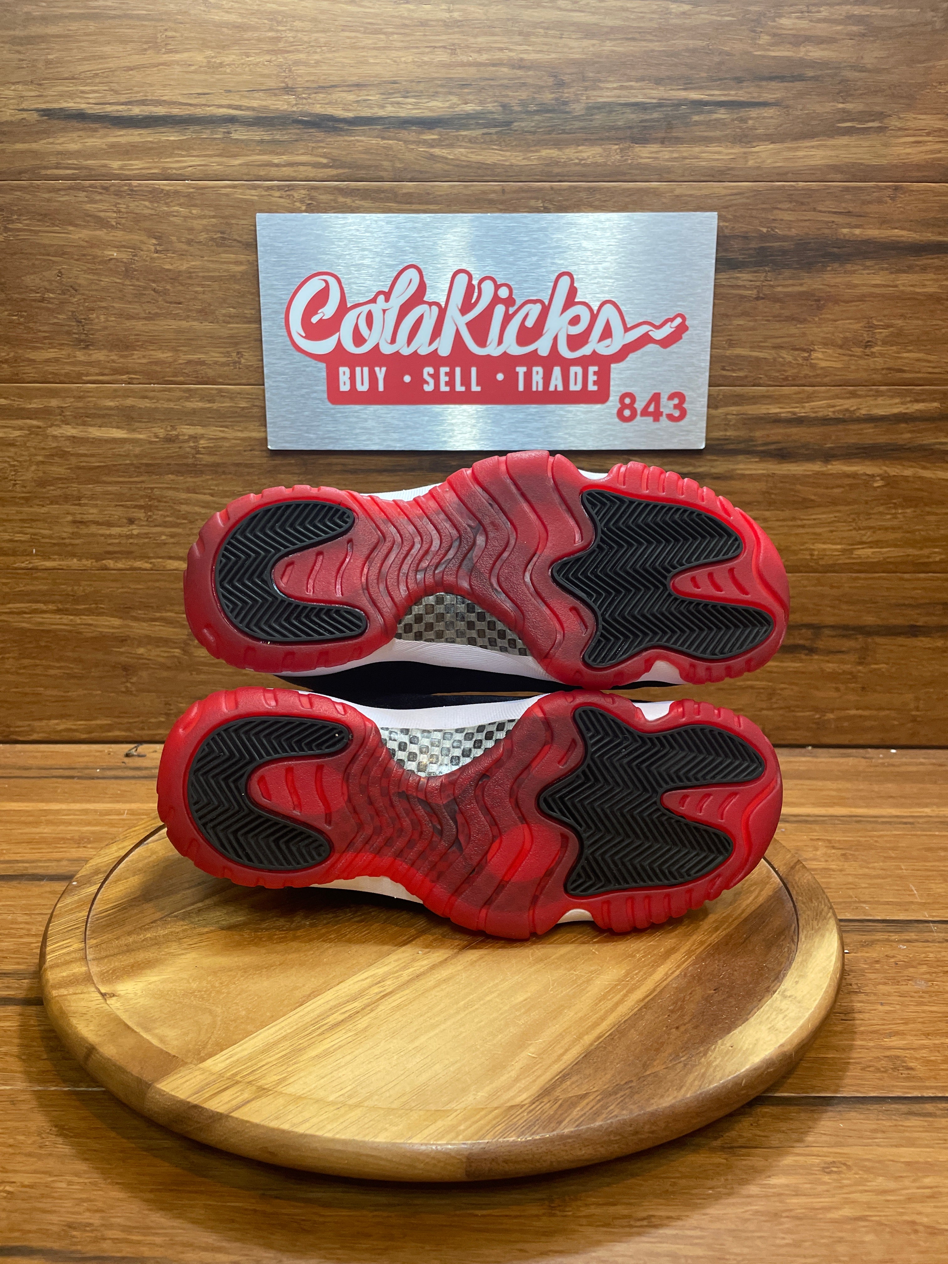 Jordan 11 Retro Bred Velvet (Women's)