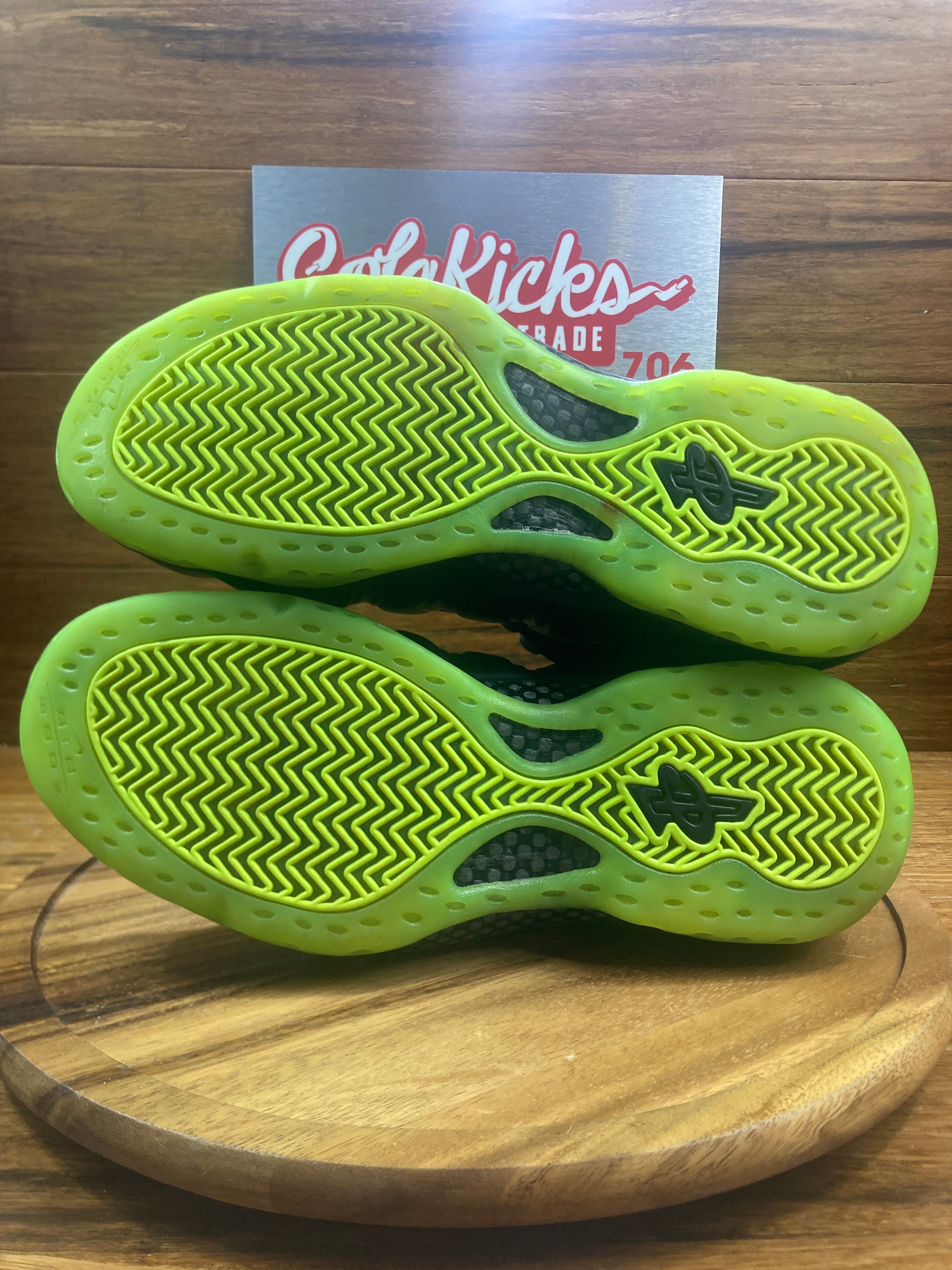 Nike Air Foamposite One Black Volt