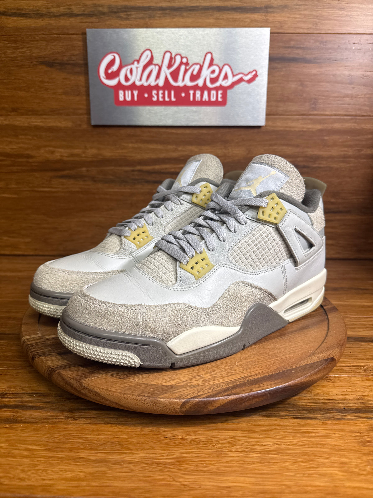 Jordan 4 Retro SE Craft Photon Dust