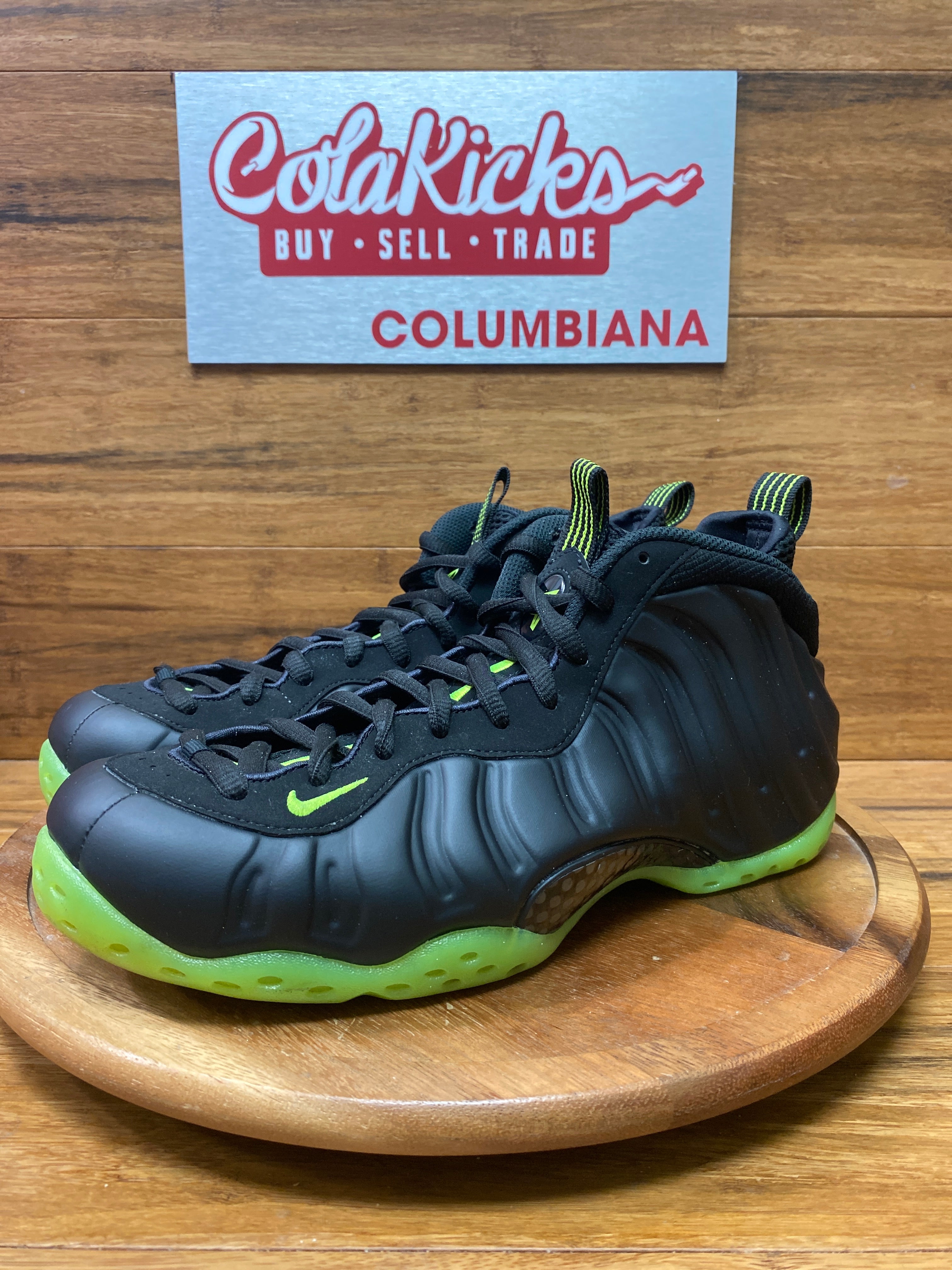 Nike Air Foamposite One Black Volt