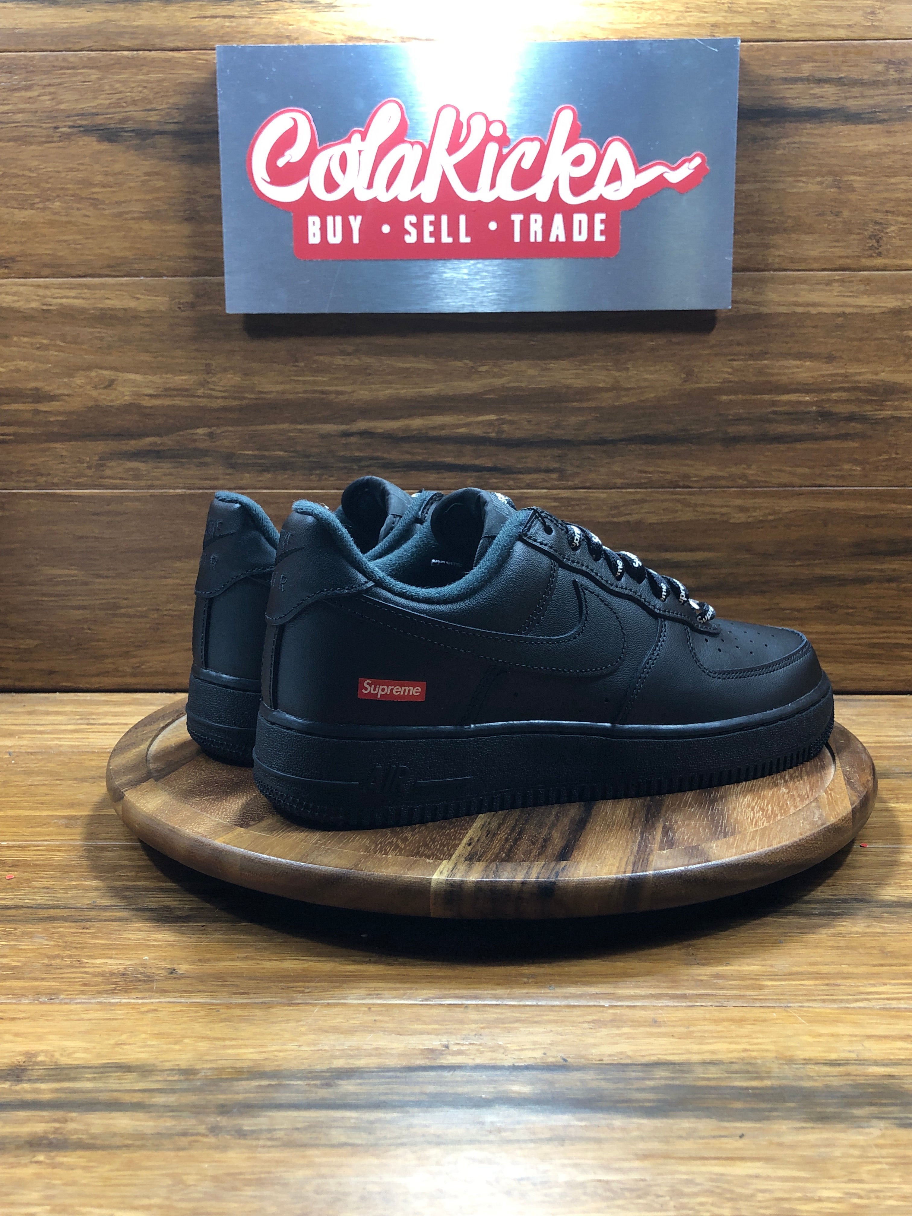 Nike Air Force 1 Low Supreme Black