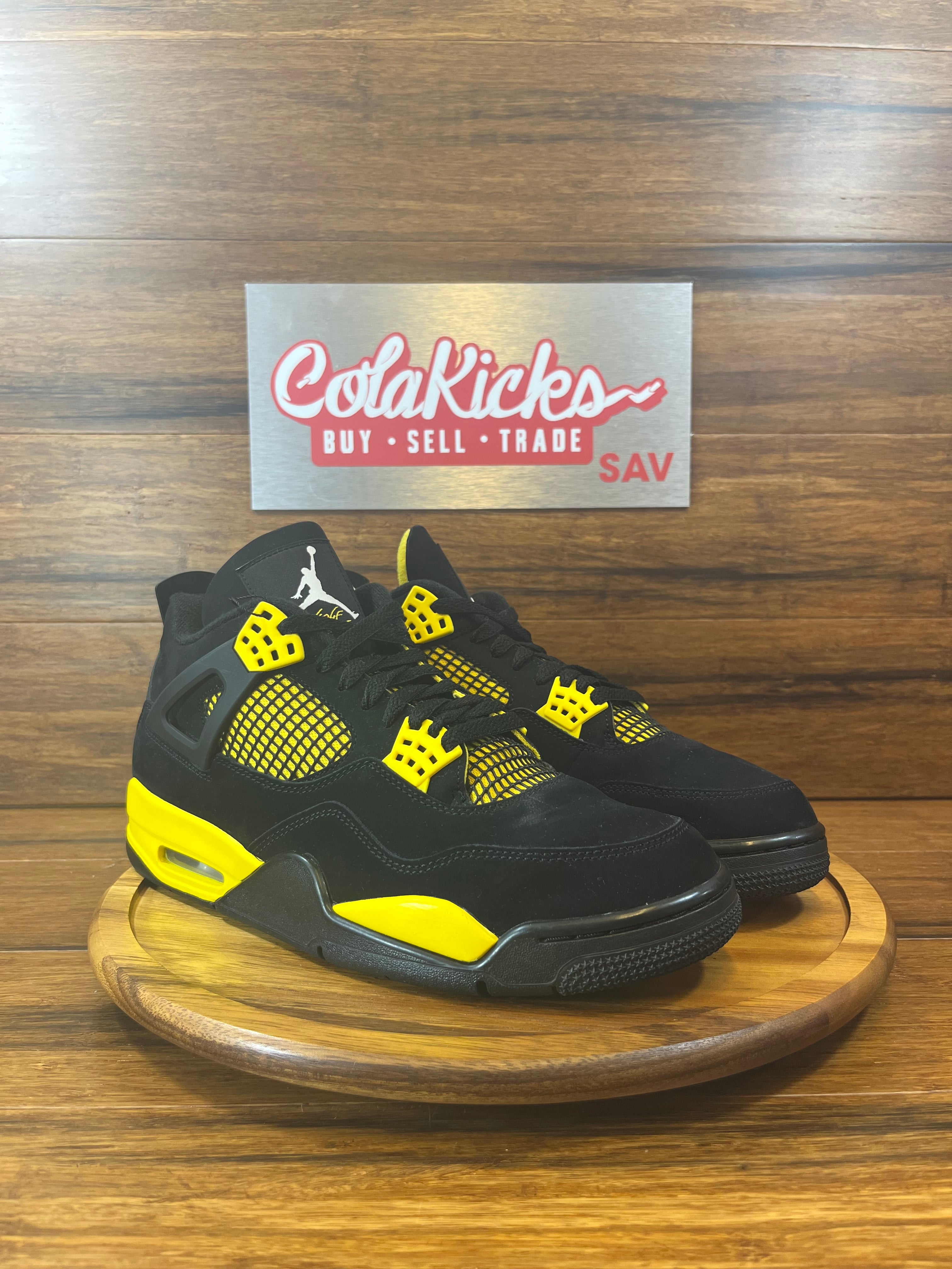 Jordan 4 Retro Thunder (2023)