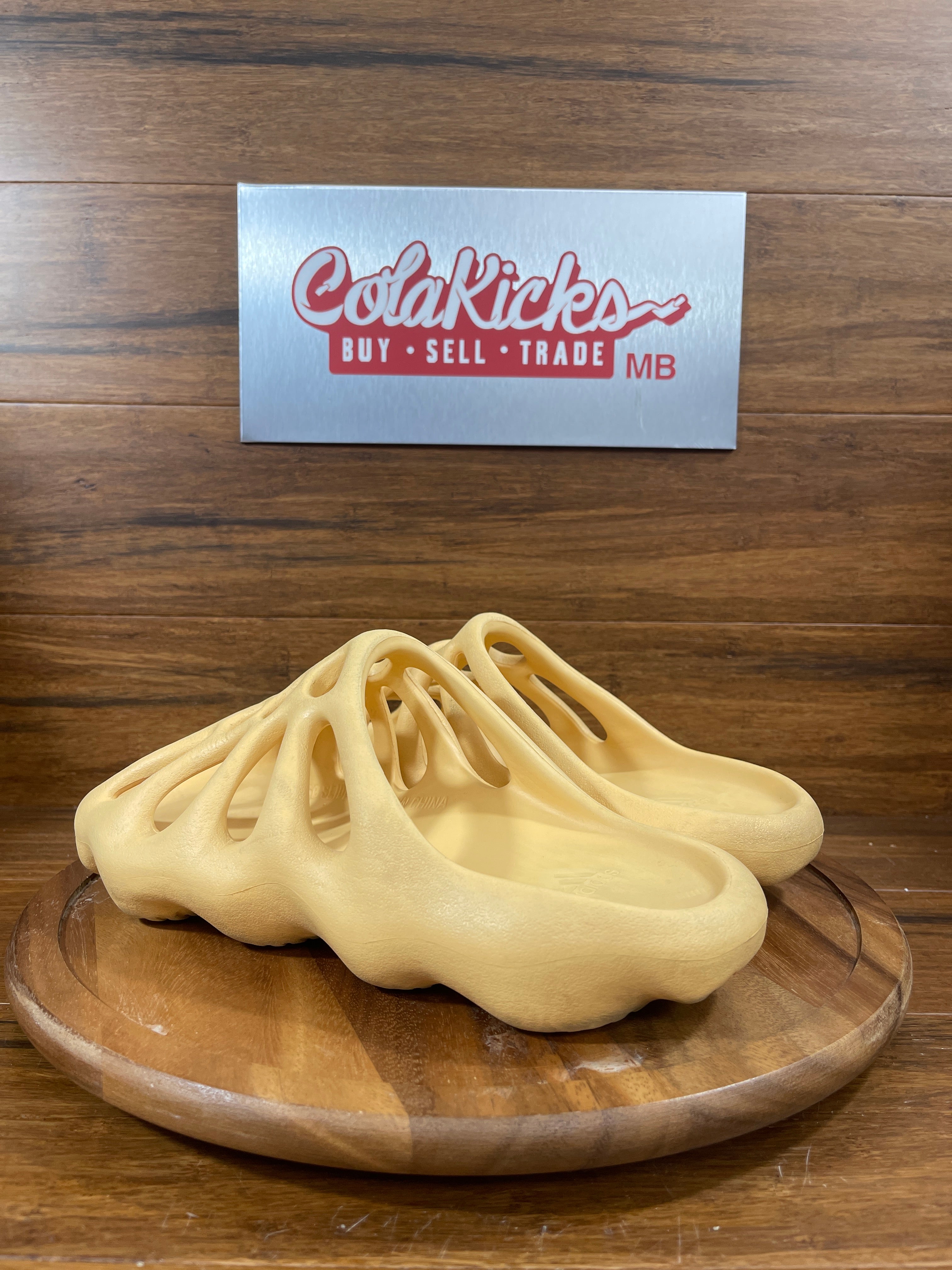 adidas Yeezy 450 Slide Cream