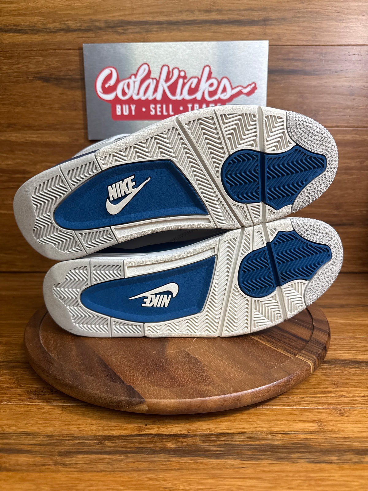 Jordan 4 Retro Military Blue (2024)
