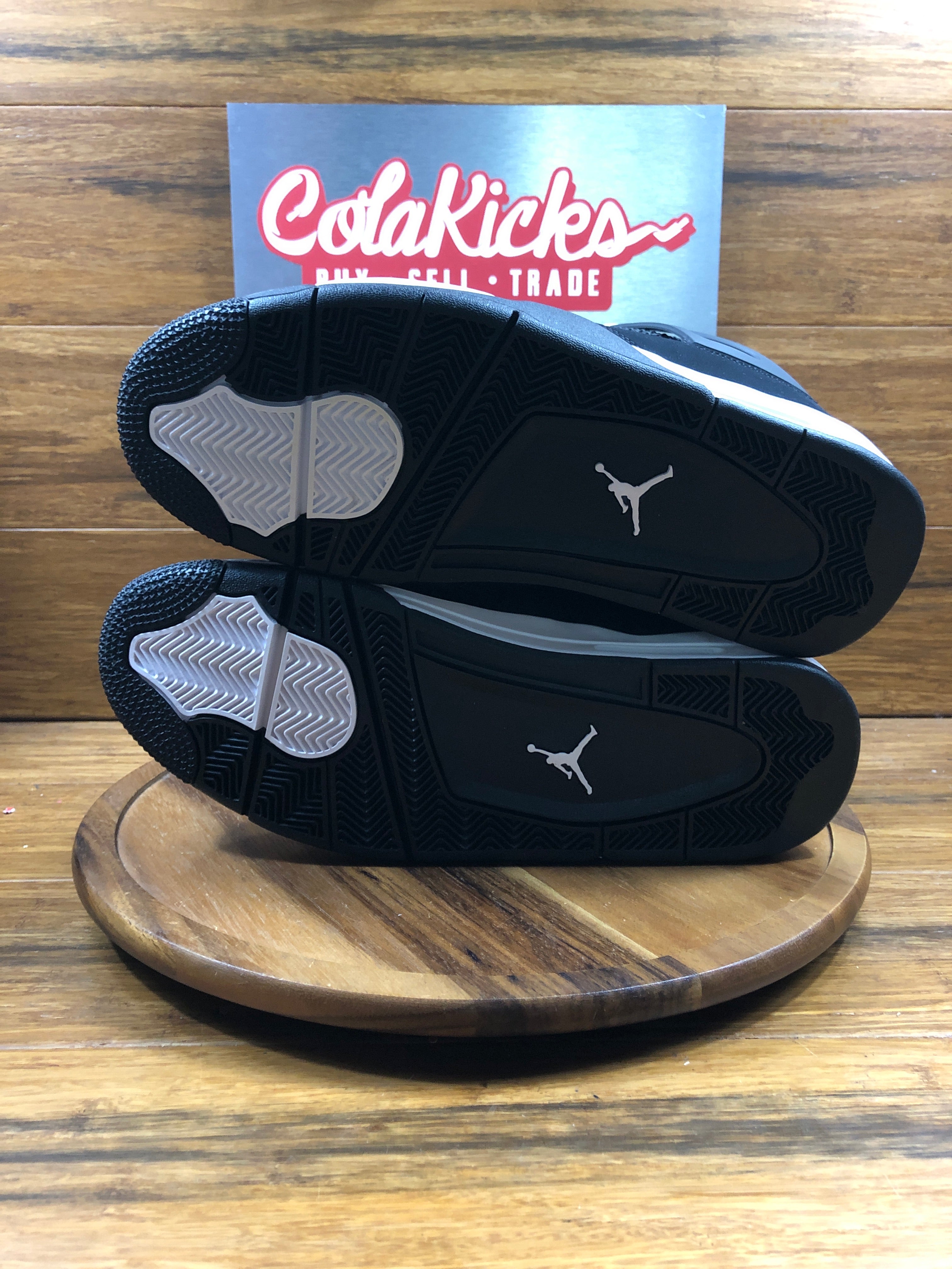 Jordan 4 Retro White Thunder